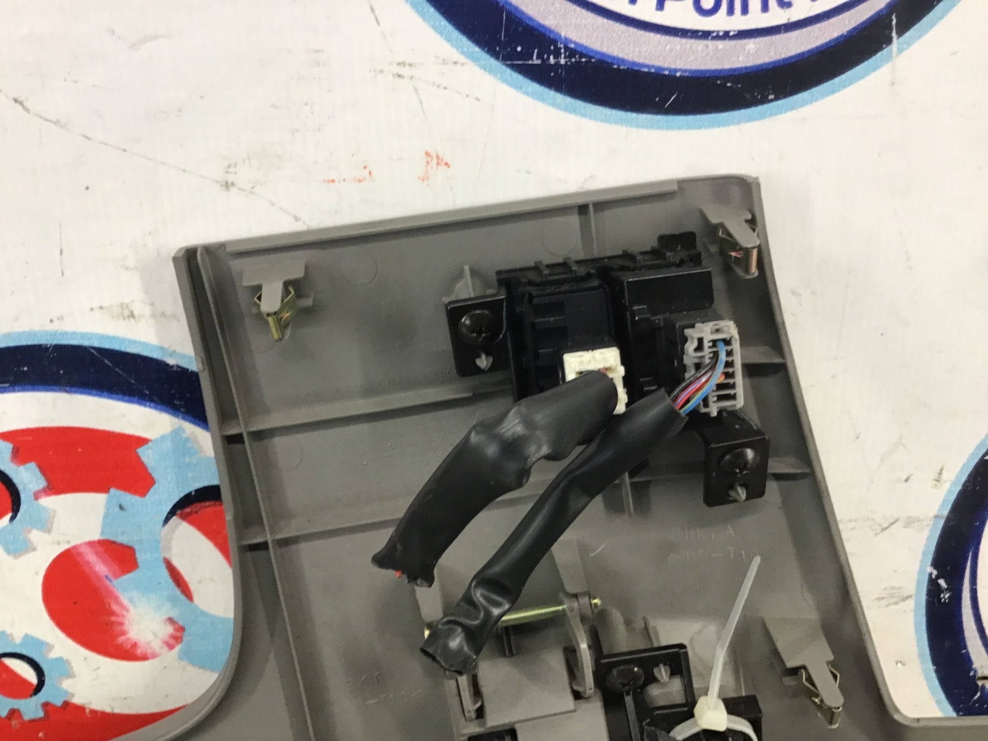 2006 Nissan 350Z Lower Steering Column Trim Panel and Switches 68106 OEM 21BBVD8 - On Point Parts Inc