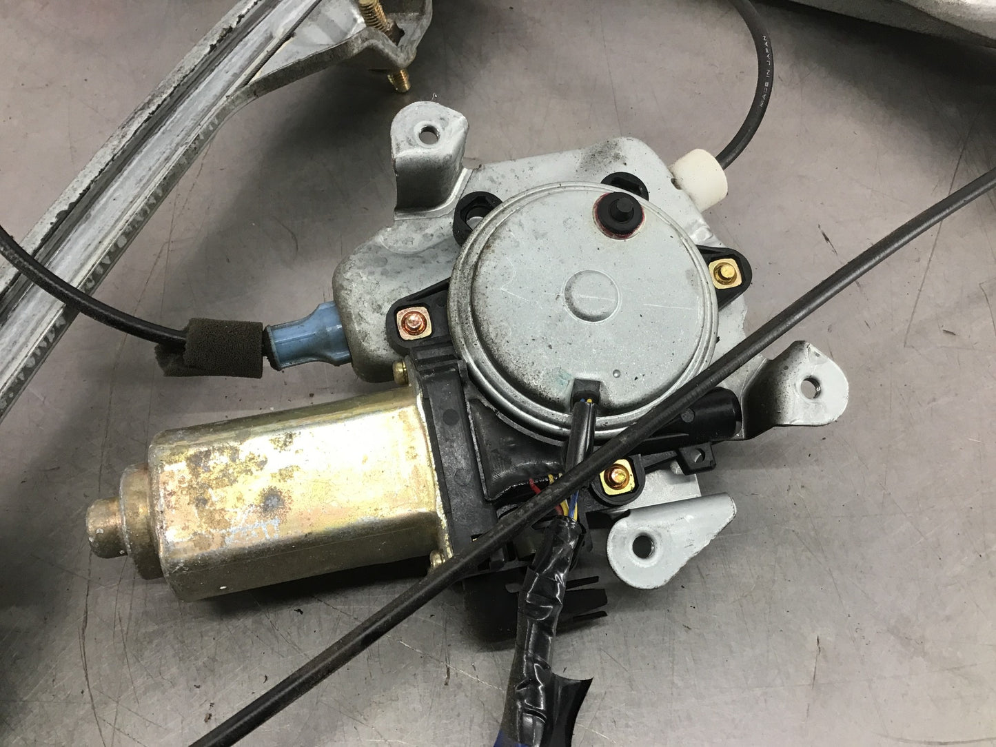 2004 Nissan 350Z Passenger Right Window Regulator Motor OEM 22BC6DE - On Point Parts Inc