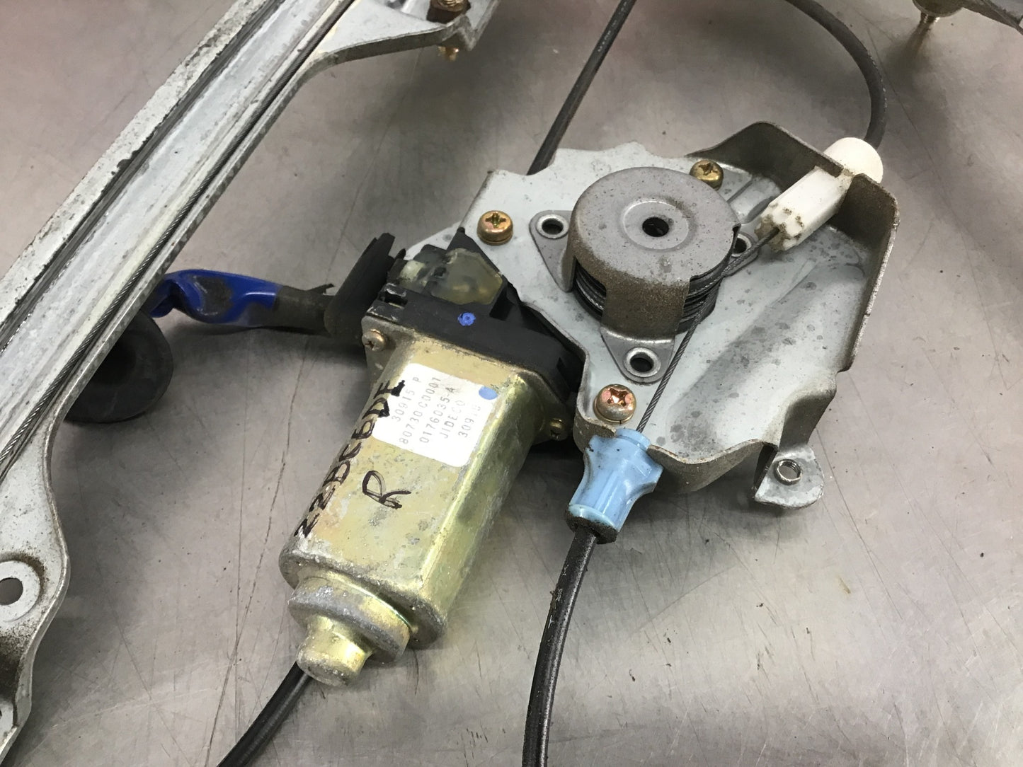 2004 Nissan 350Z Passenger Right Window Regulator Motor OEM 22BC6DE - On Point Parts Inc