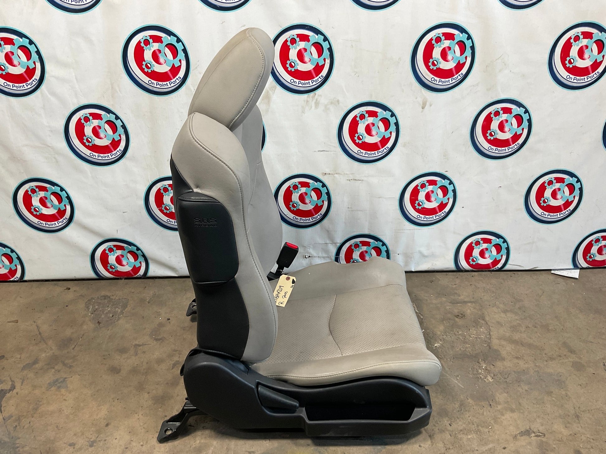 2006 Nissan 350Z Passenger Right Front Power Leather Seat OEM 21BHKD9 - On Point Parts Inc