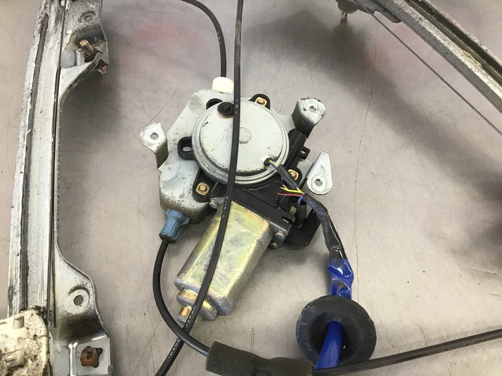 2005 Nissan 350Z Passenger Right Window Regulator Motor 80730 OEM 24BCJDE - On Point Parts Inc