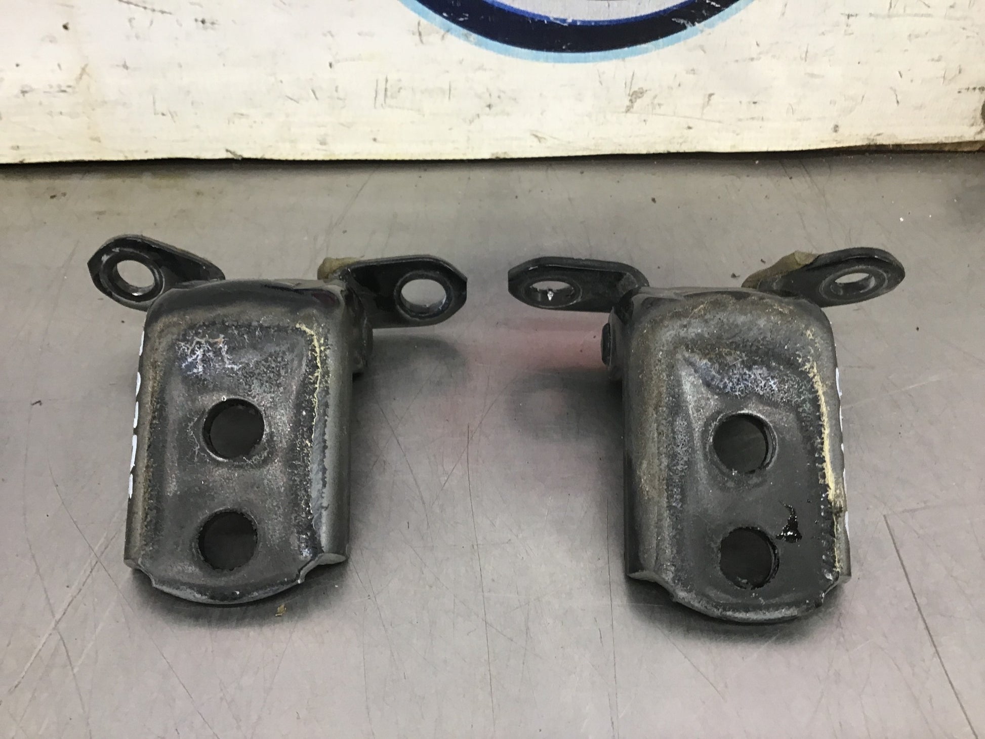 2006 Nissan 350Z Passenger Right Door Hinges OEM 21BC7DE - On Point Parts Inc
