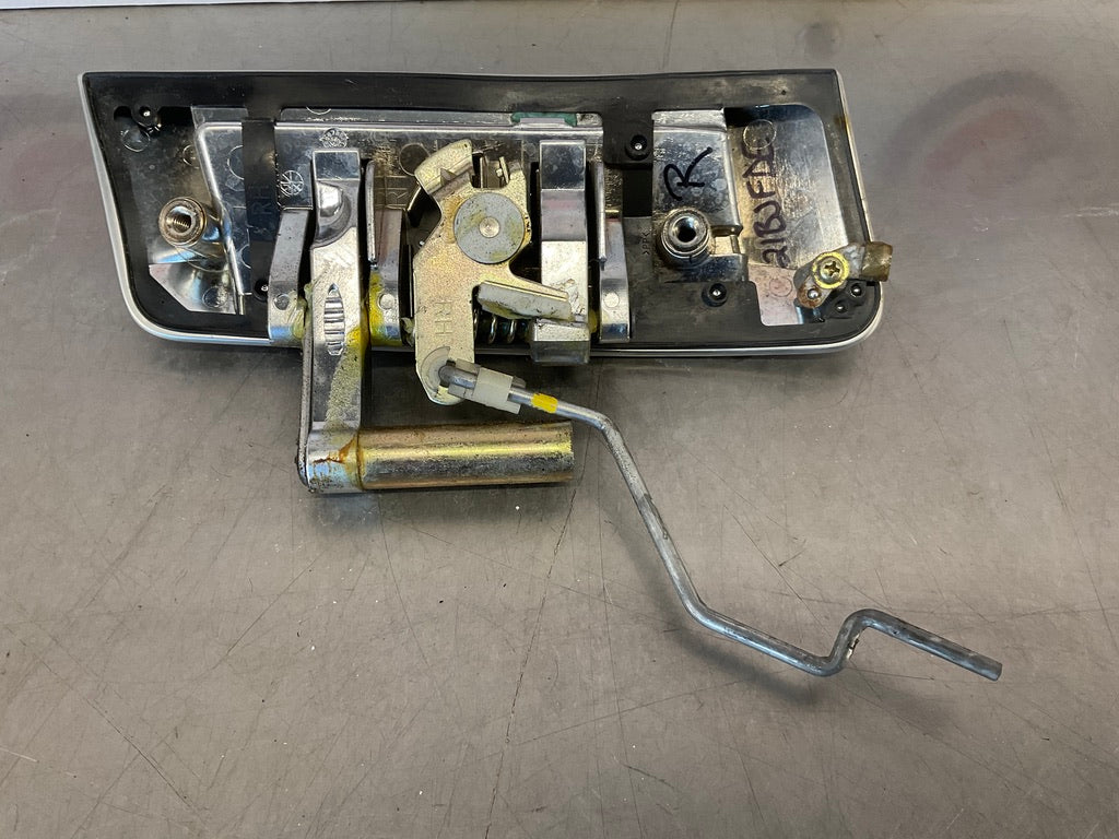 2006 Nissan 350Z Passenger Right Exterior Door Handle OEM 21BJFDE - On Point Parts Inc