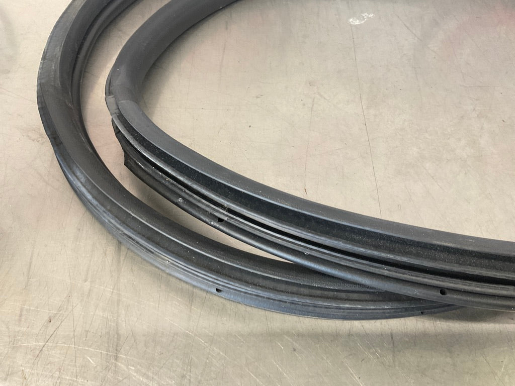 2006 Nissan 350Z Passenger Right Door Seal OEM 25BFPDE - On Point Parts Inc