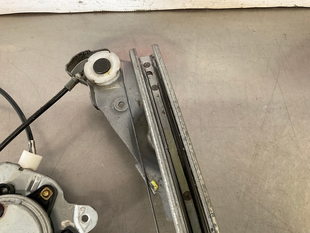 2006 Nissan 350Z Passenger Right Window Regulator Motor OEM 24BFGDE - On Point Parts Inc