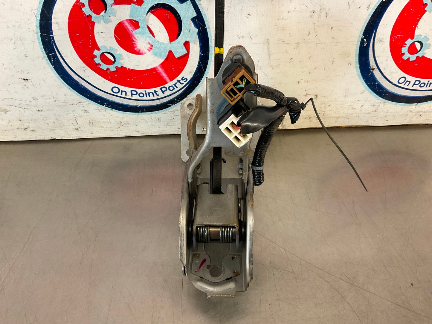 2004 Infiniti G35 Brake Pedal Automatic OEM 25BFNDI - On Point Parts Inc