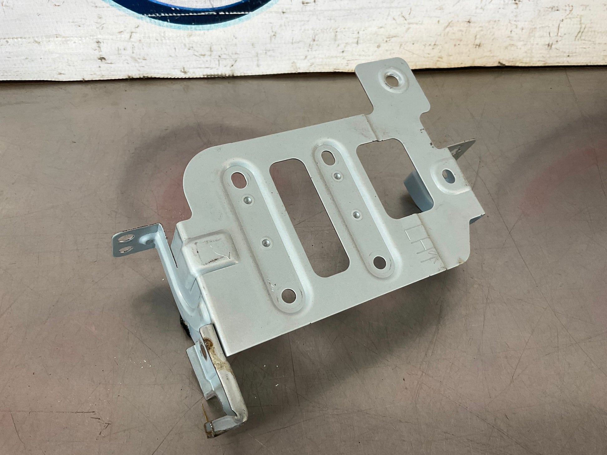 2010 Infiniti G37 Radio Stereo AC Control Mount Bracket Hardware OEM 22BHYDC - On Point Parts Inc