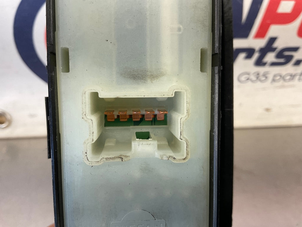 2003 Infiniti G35 Passenger Right Front Door Lock Window Switches OEM 15BDDEE - On Point Parts Inc