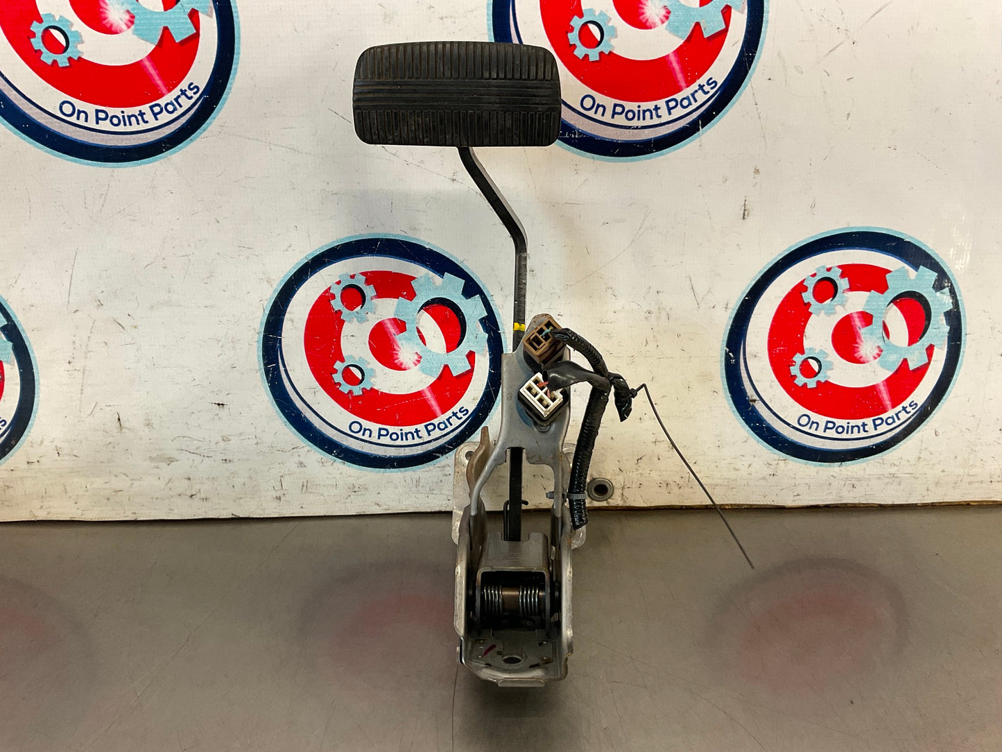 2004 Infiniti G35 Brake Pedal Automatic OEM 25BFNDI - On Point Parts Inc