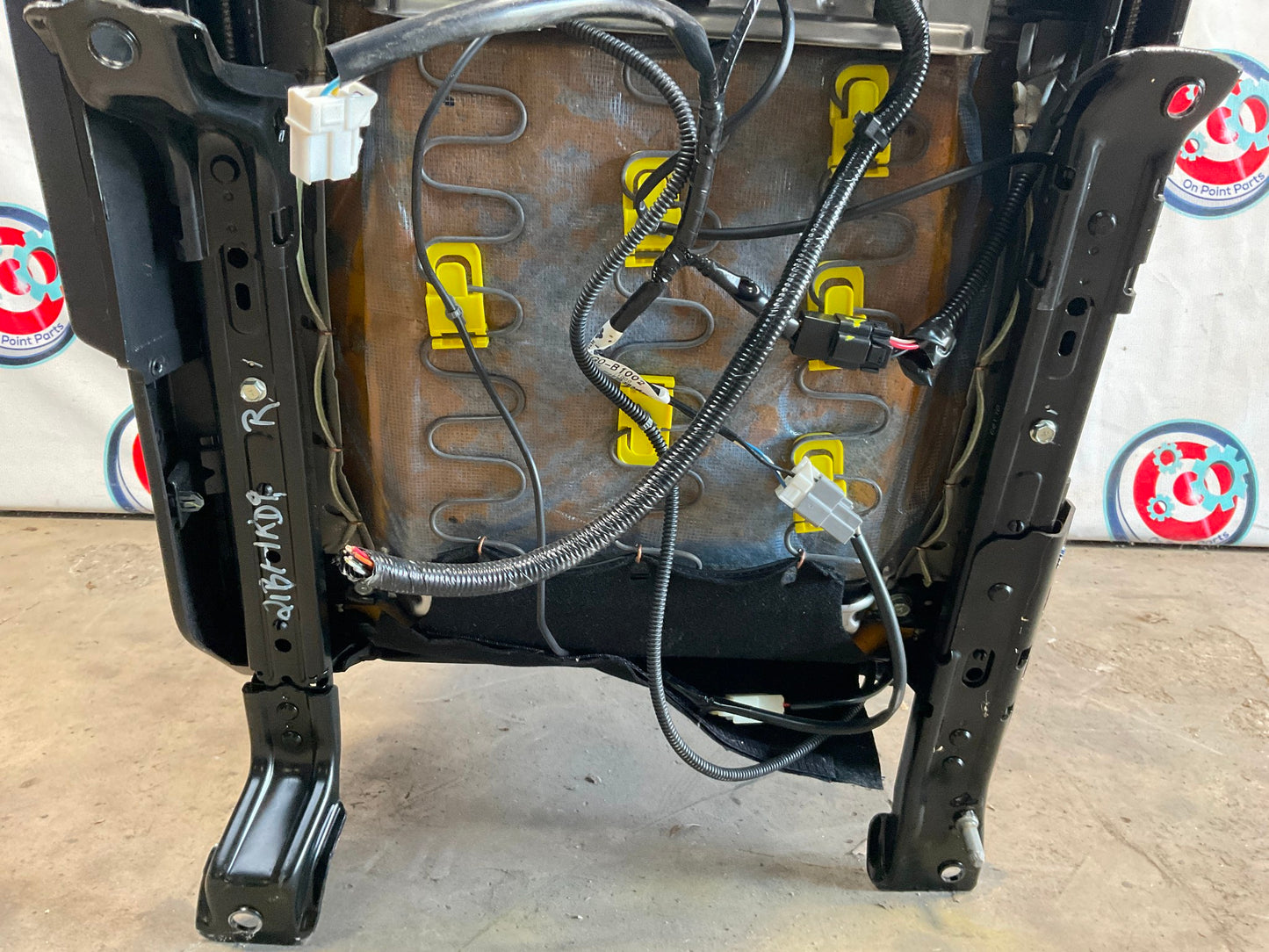 2006 Nissan 350Z Passenger Right Front Power Leather Seat OEM 21BHKD9 - On Point Parts Inc