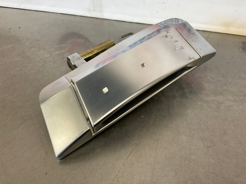 2006 Nissan 350Z Passenger Right Exterior Door Handle OEM 21BJFDE - On Point Parts Inc