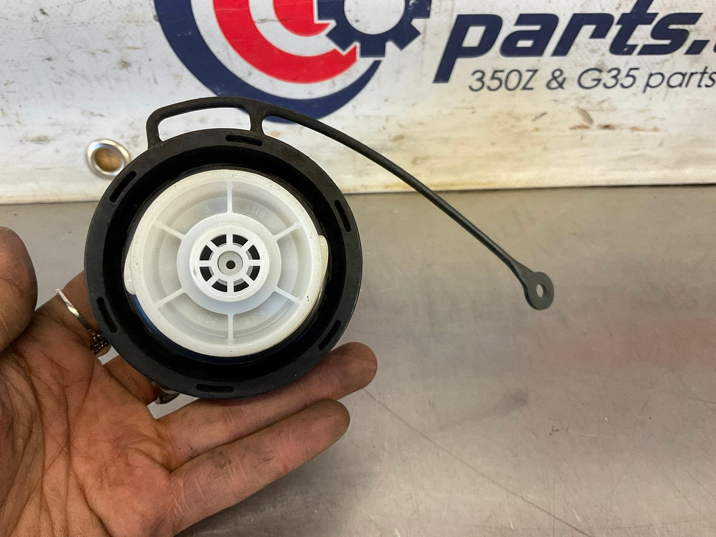 2007 Nissan 350Z Fuel Gas Cap OEM 25BCBEC - On Point Parts Inc