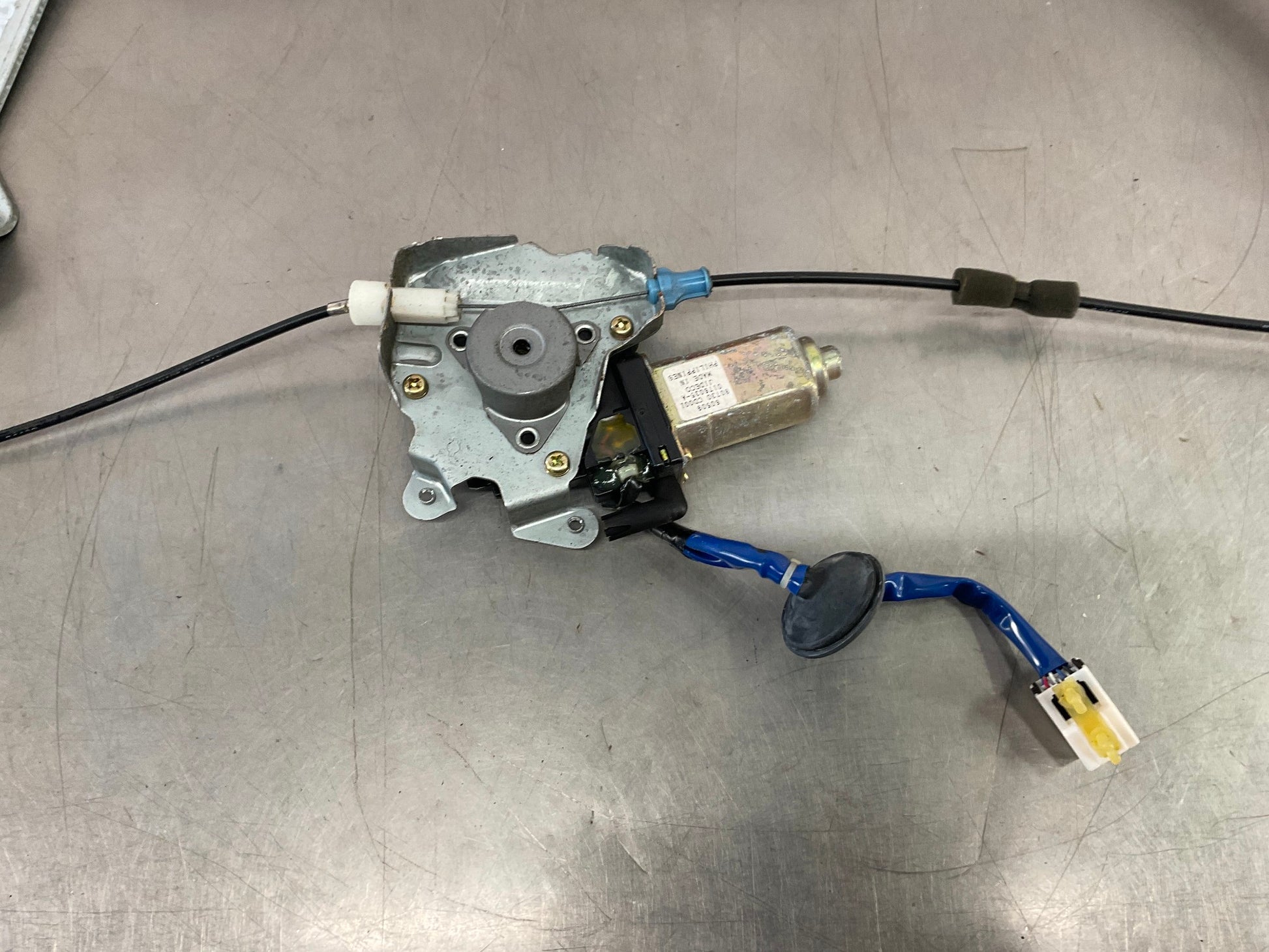 2006 Nissan 350Z Passenger Right Window Regulator Motor Assembly OEM 25BGGDK - On Point Parts Inc
