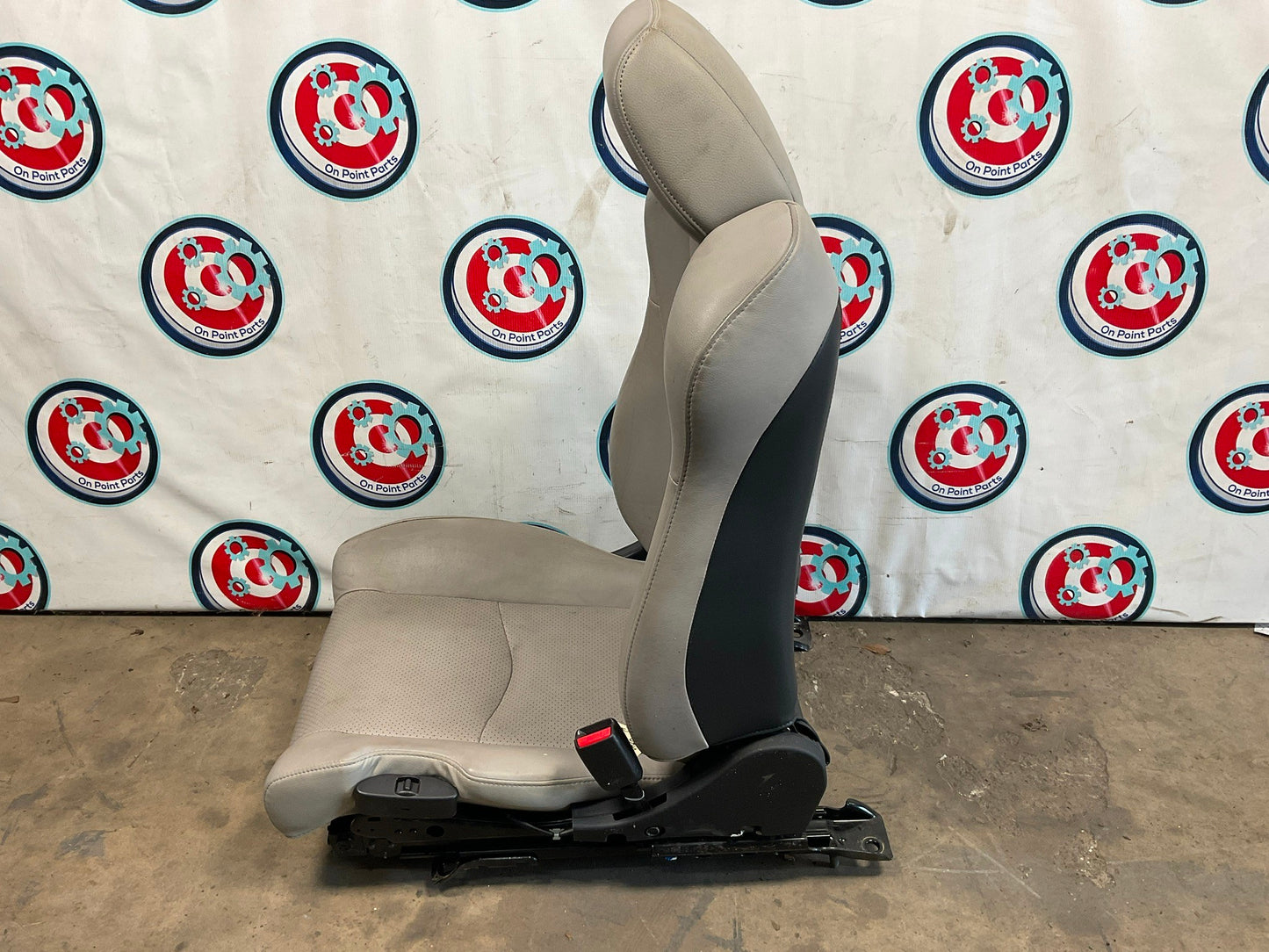 2006 Nissan 350Z Passenger Right Front Power Leather Seat OEM 21BHKD9 - On Point Parts Inc