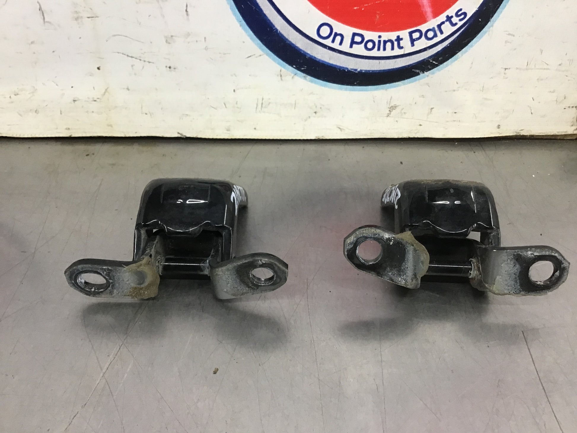 2006 Nissan 350Z Passenger Right Door Hinges OEM 21BC7DE - On Point Parts Inc