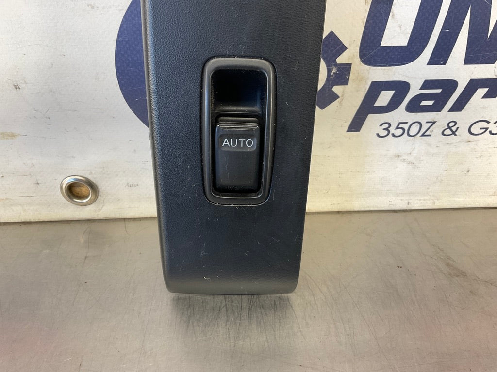 2003 Infiniti G35 Passenger Right Front Door Lock Window Switches OEM 15BDDEE - On Point Parts Inc