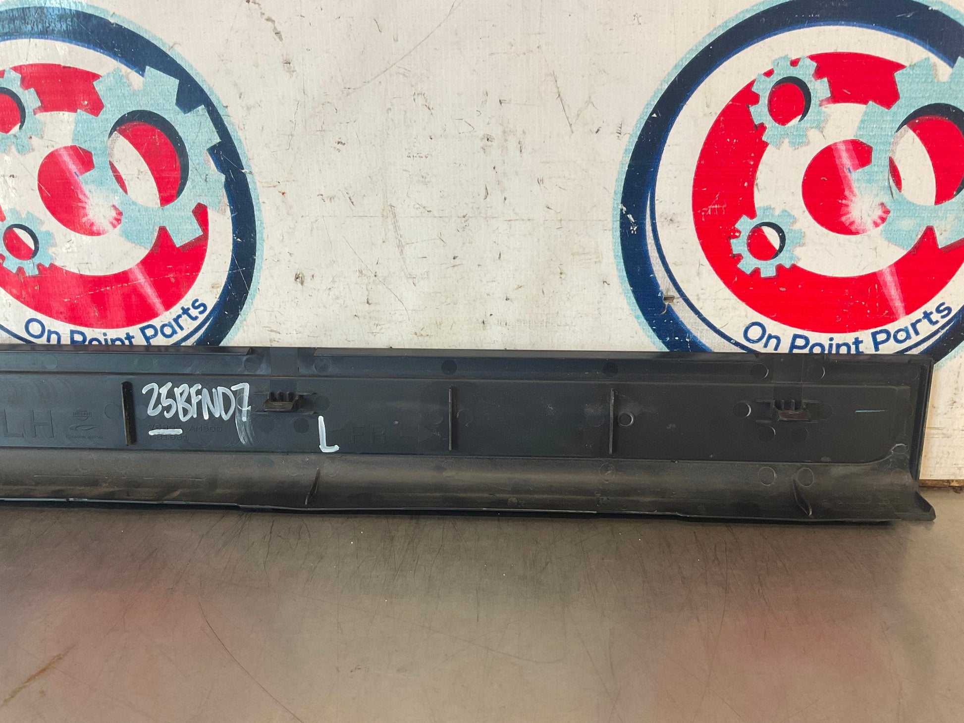 2004 Infiniti G35 Driver Left Door Threshold Kick Plate 76895 OEM 25BFND7 - On Point Parts Inc