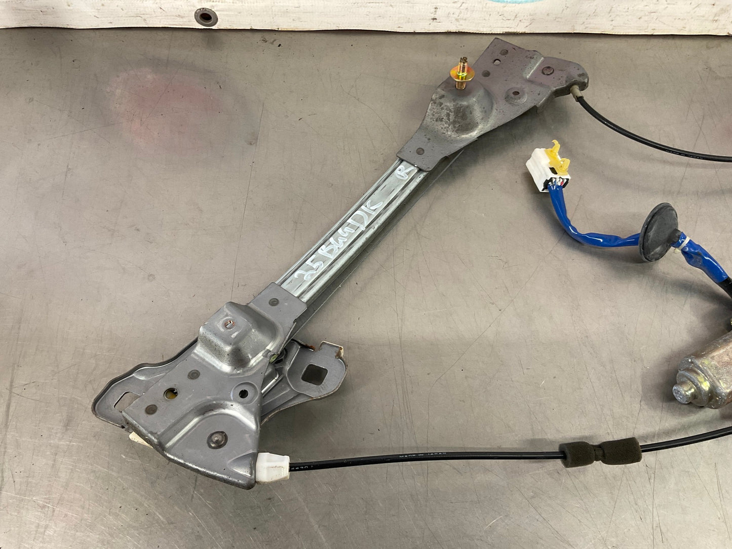 2006 Nissan 350Z Passenger Right Window Regulator Motor Assembly OEM 25BGGDK - On Point Parts Inc