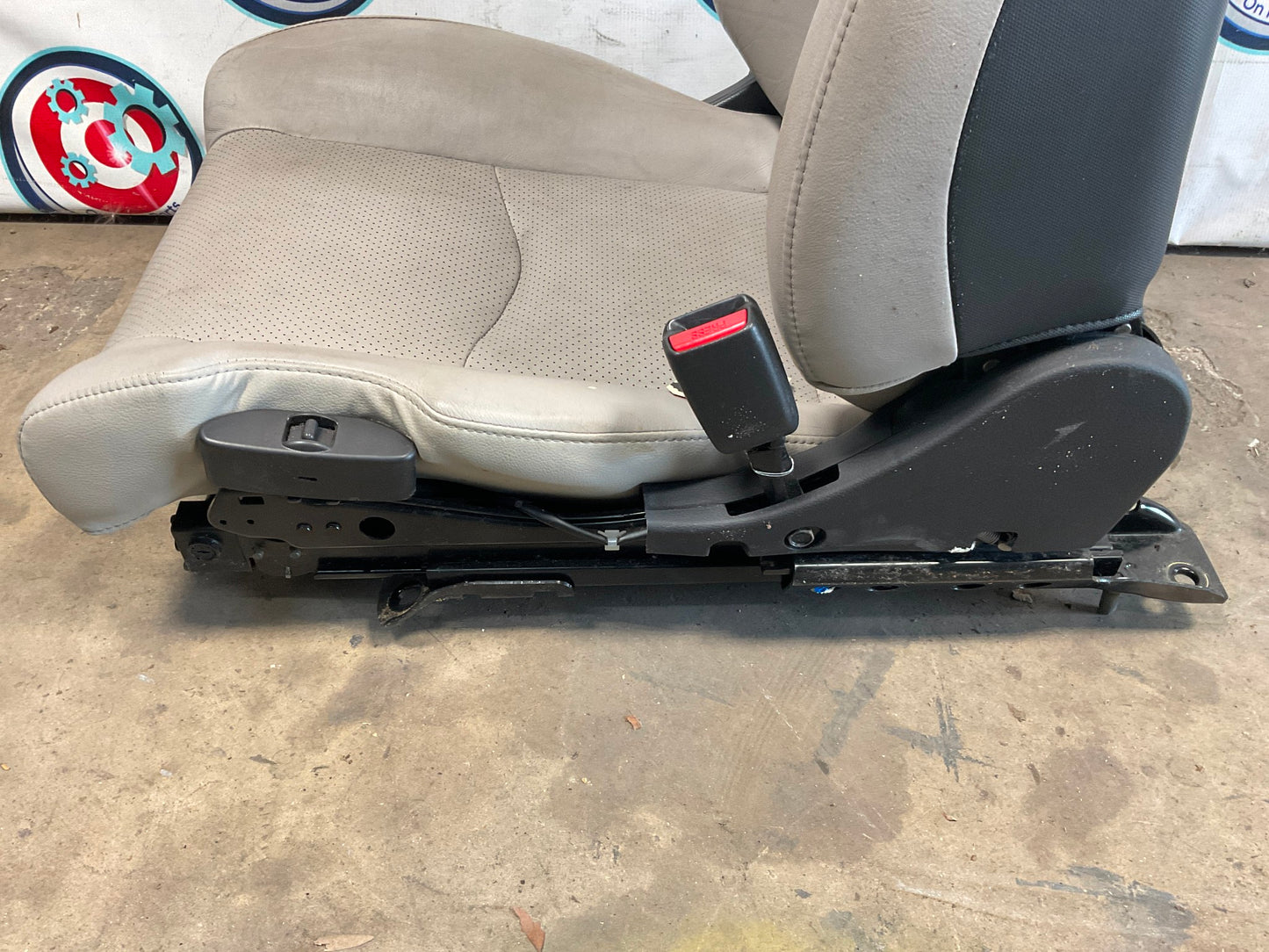 2006 Nissan 350Z Passenger Right Front Power Leather Seat OEM 21BHKD9 - On Point Parts Inc