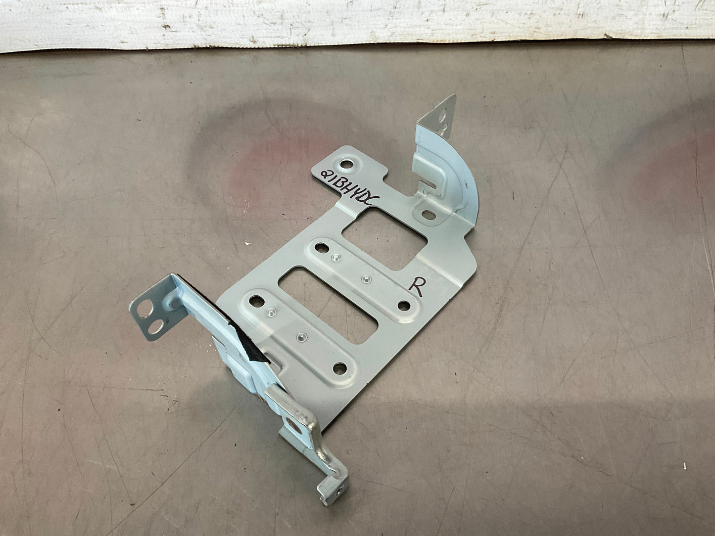 2010 Infiniti G37 Radio Stereo AC Control Mount Bracket Hardware OEM 22BHYDC - On Point Parts Inc