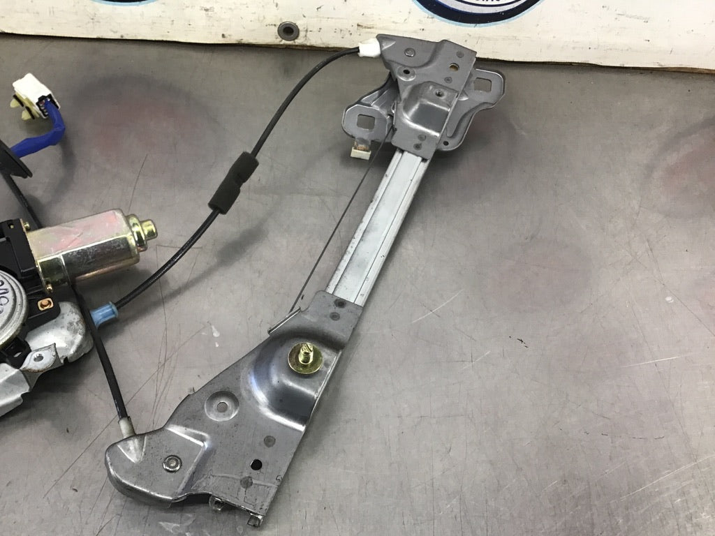 2004 Nissan 350Z Passenger Right Window Regulator Motor OEM 21BC8DE - On Point Parts Inc