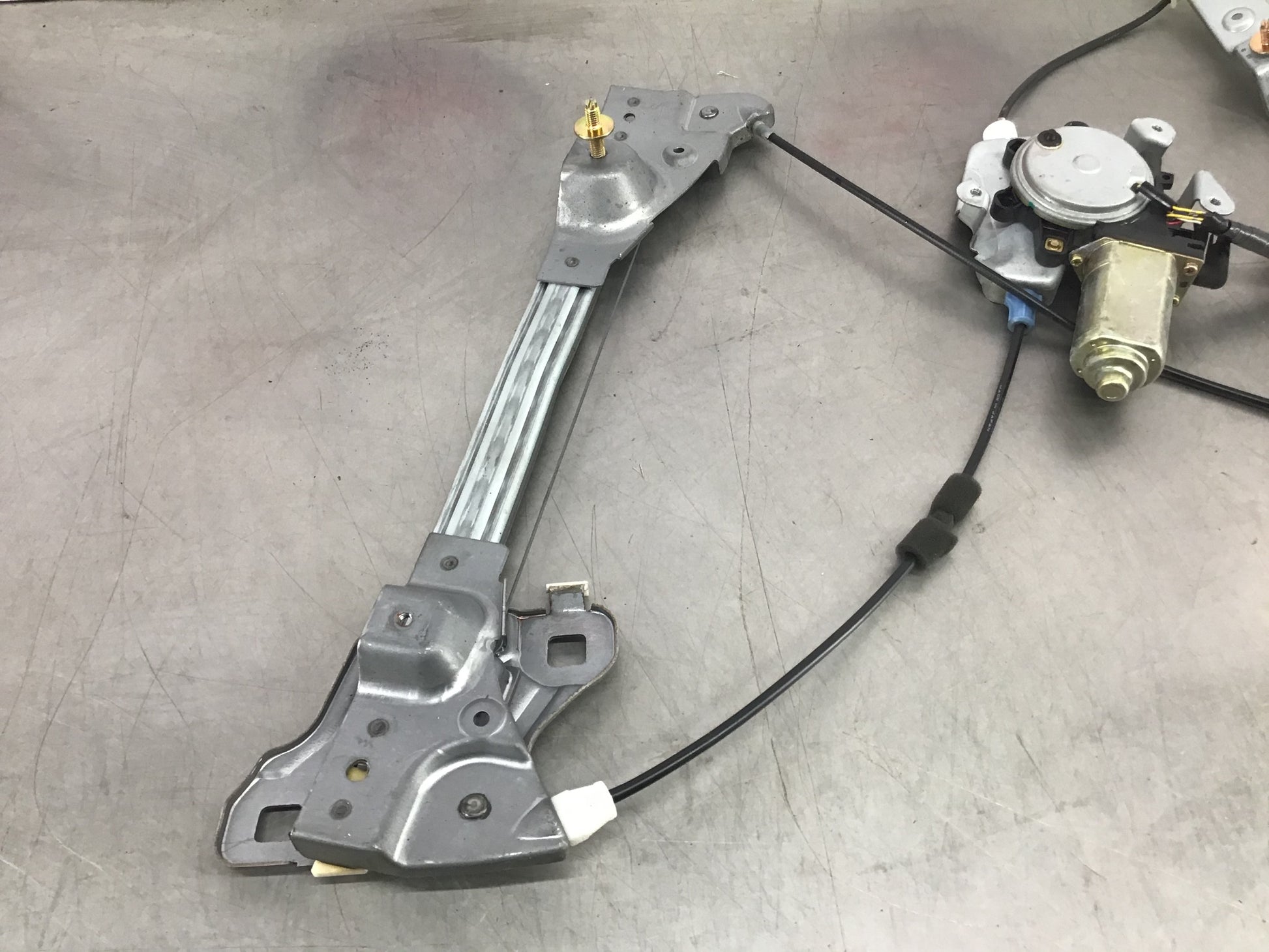 2006 Nissan 350Z Passenger Right Window Regulator Motor 80730 OEM 12BD7CE - On Point Parts Inc