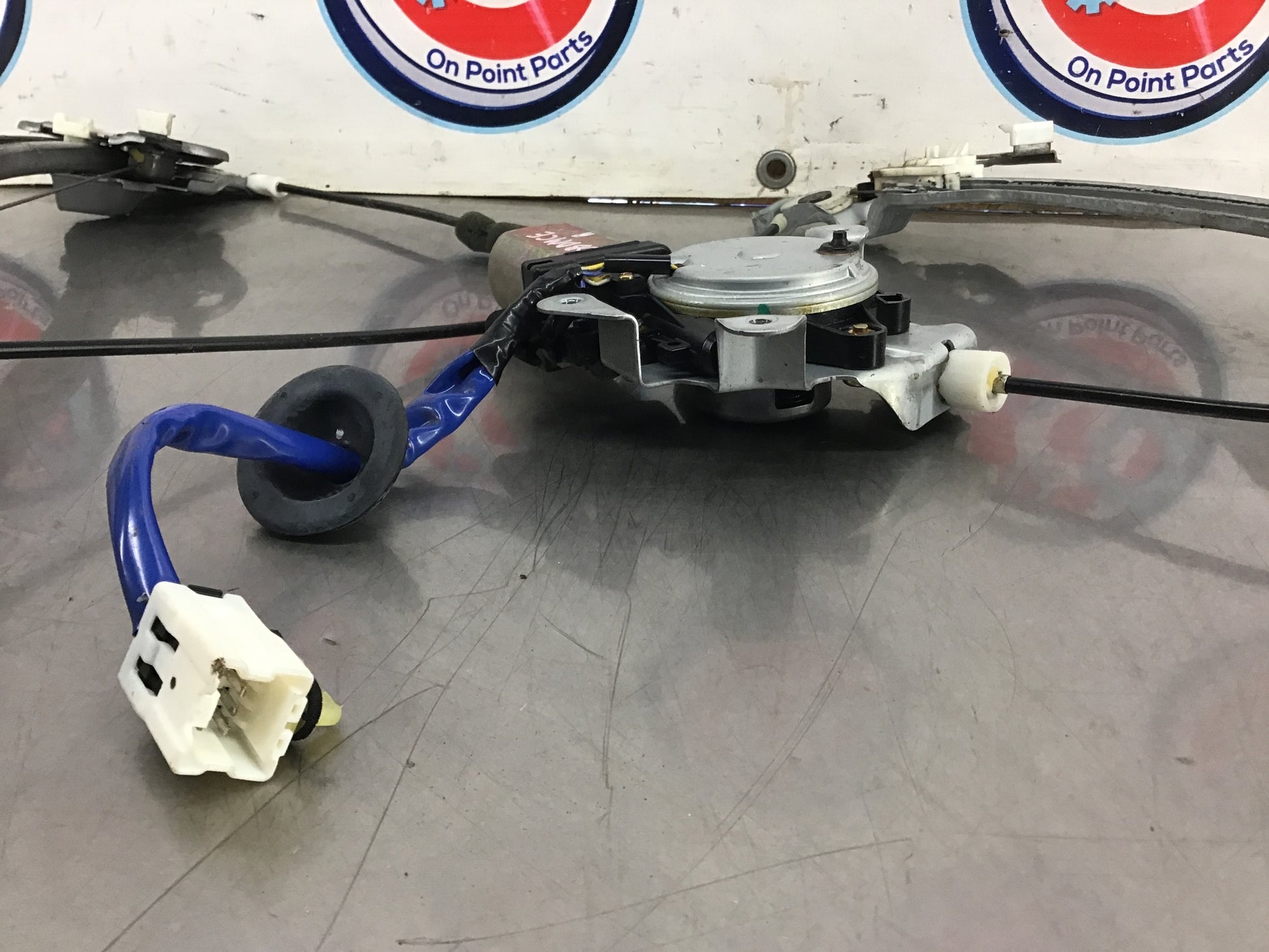 2005 Nissan 350Z Passenger Right Door Window Regulator Motor OEM 12BDMCE - On Point Parts Inc