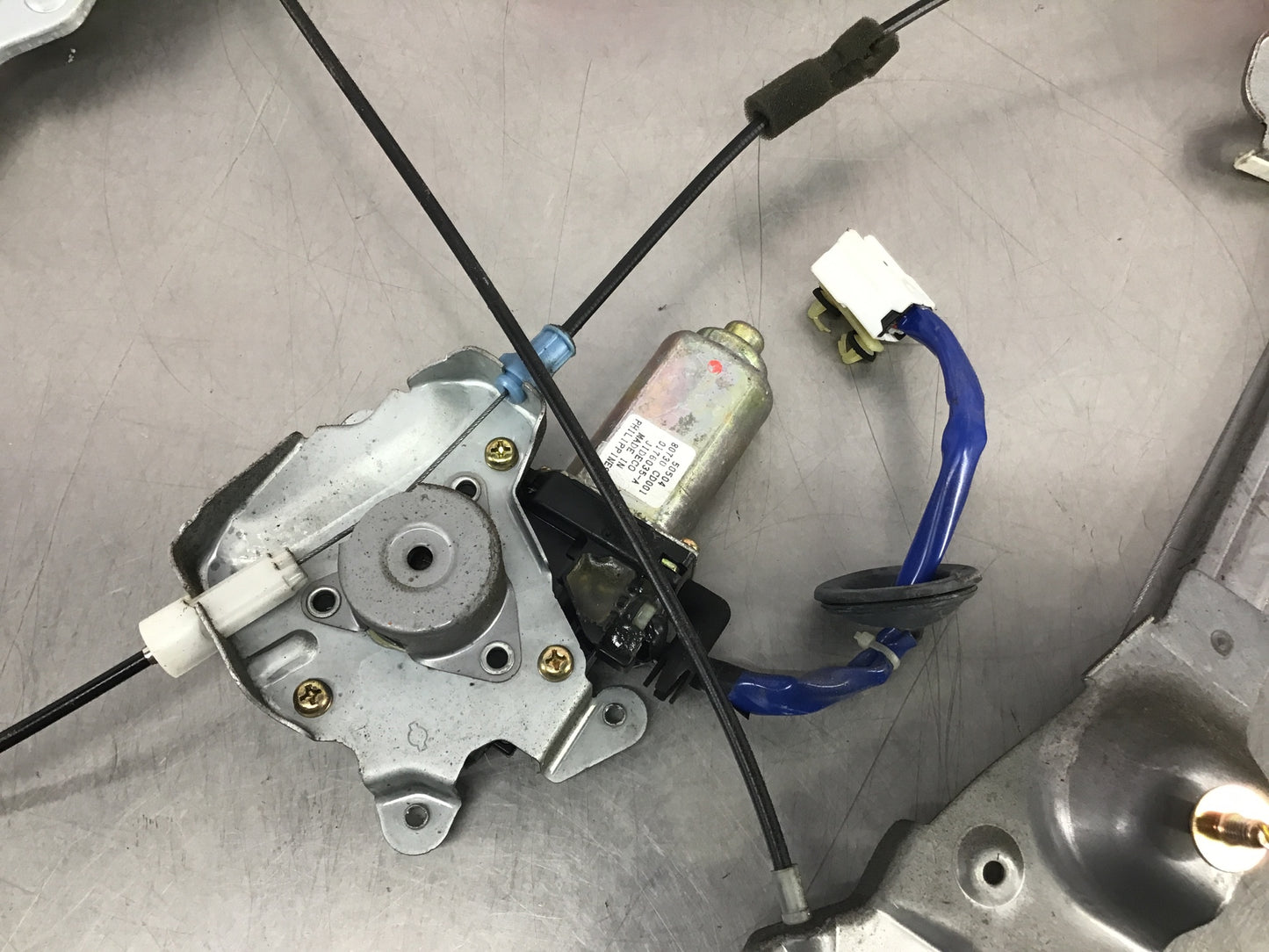 2005 Nissan 350Z Passenger Right Door Window Regulator Motor OEM 12BDMCE - On Point Parts Inc