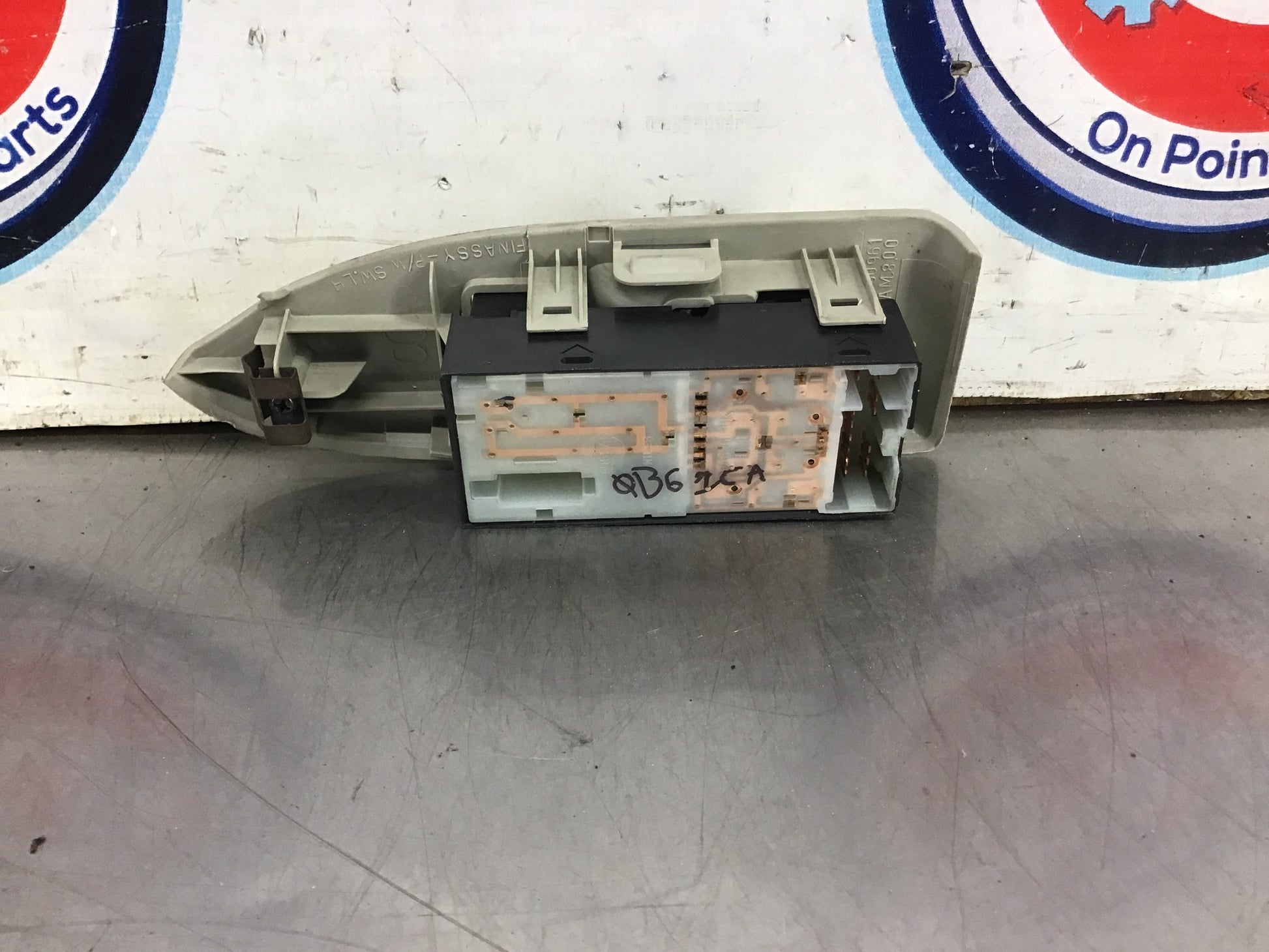 2004 Infiniti G35 Driver Left Door Window Lock Switch 80961 OEM 13BG1CA - On Point Parts Inc
