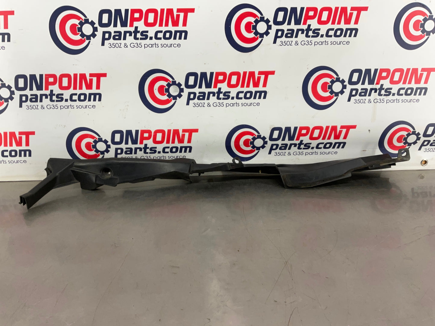 2010 Nissan 370Z Passenger Right Hood Fender Seal 65820 OEM 24BBBDK - On Point Parts Inc