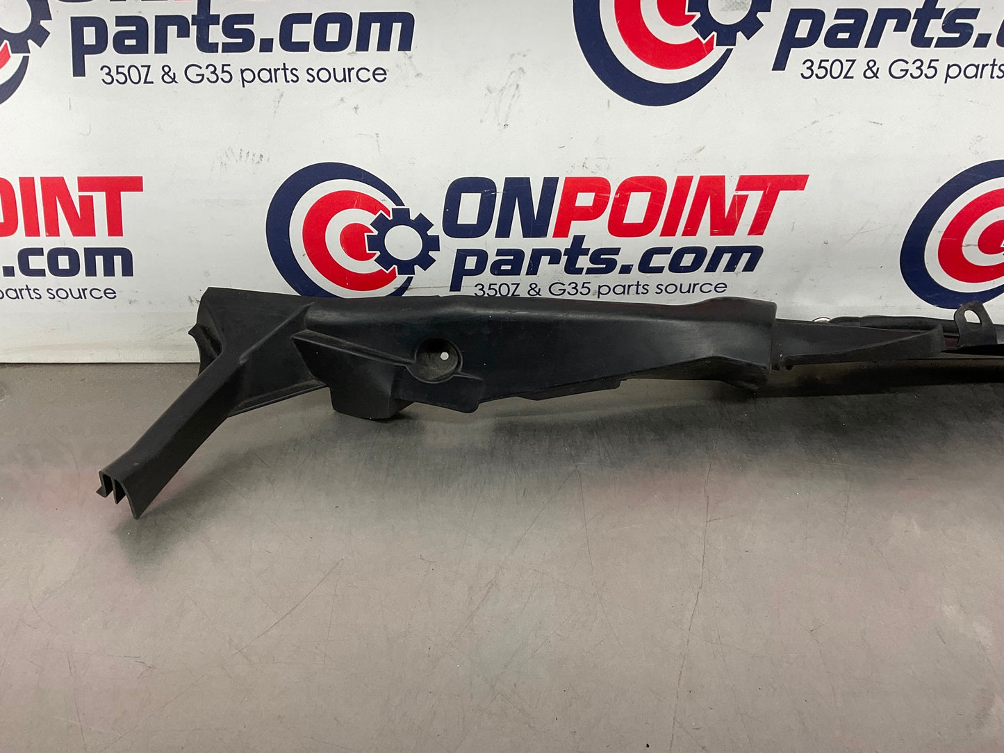 2010 Nissan 370Z Passenger Right Hood Fender Seal 65820 OEM 24BBBDK - On Point Parts Inc