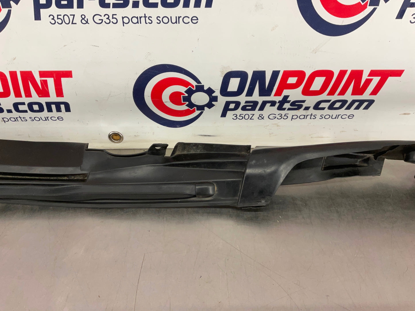 2010 Nissan 370Z Passenger Right Hood Fender Seal 65820 OEM 24BBBDK - On Point Parts Inc