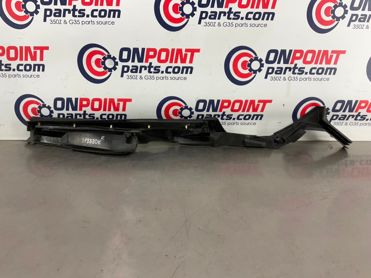 2010 Nissan 370Z Passenger Right Hood Fender Seal 65820 OEM 24BBBDK - On Point Parts Inc
