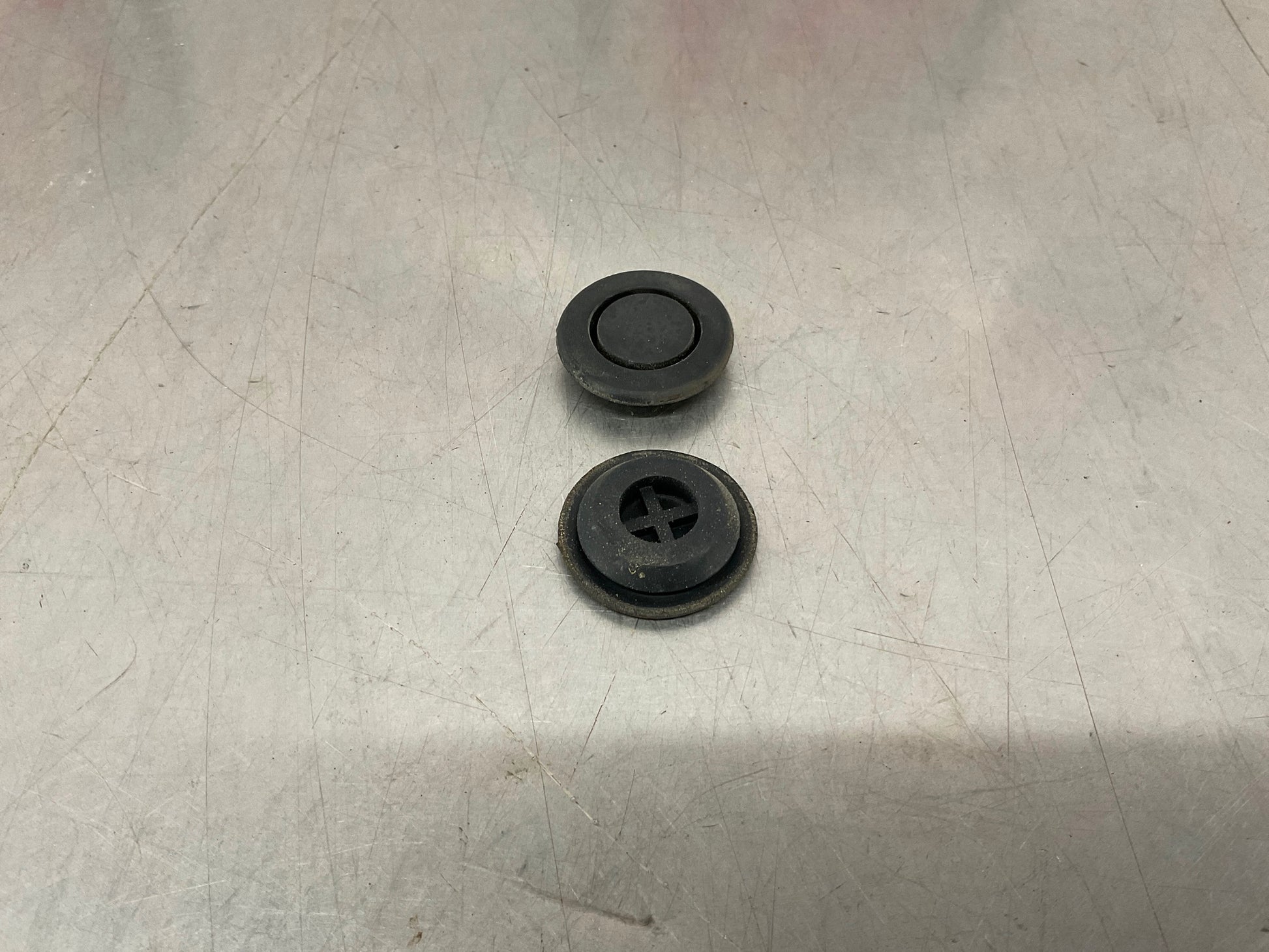 2007 Nissan 350Z Passenger Right Exterior Door Handle Plugs OEM 14BIMD - On Point Parts Inc