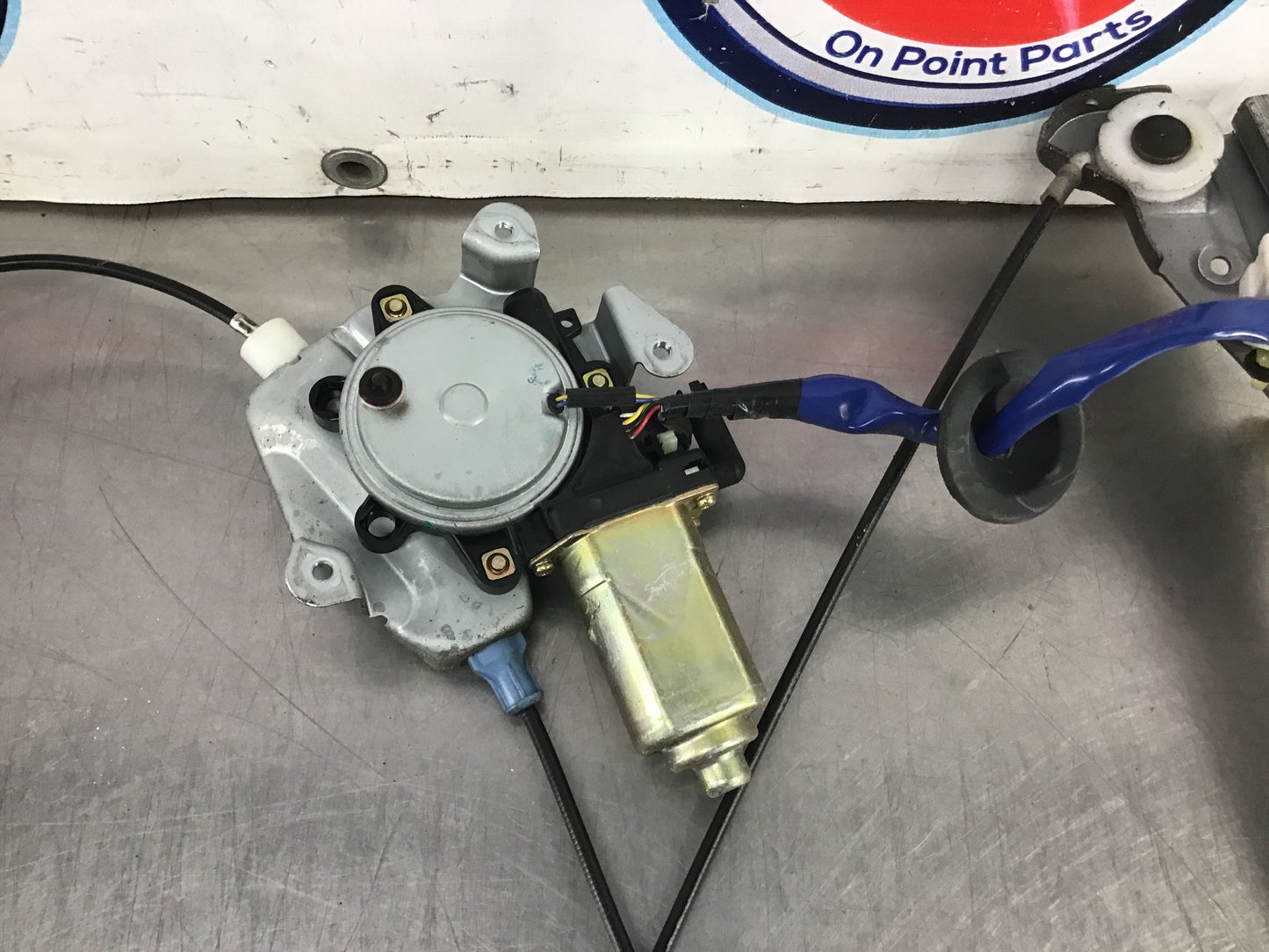 2006 Nissan 350Z Passenger Right Window Motor Regulator OEM 12BEKCE - On Point Parts Inc