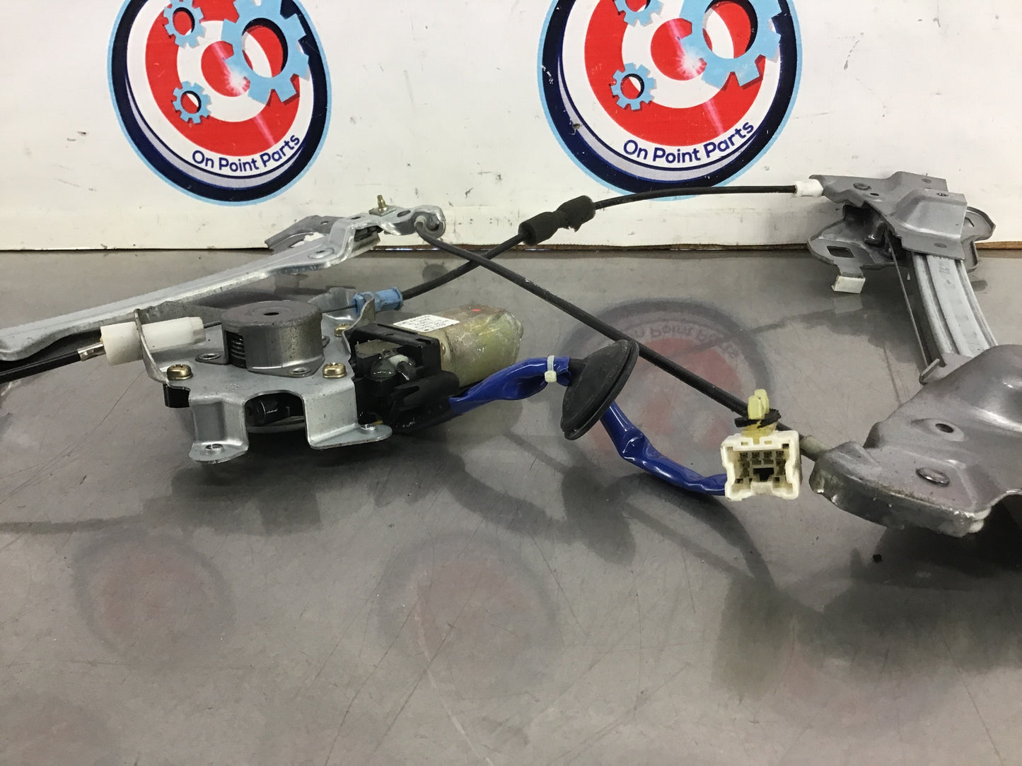 2006 Nissan 350Z Passenger Right Window Motor Regulator OEM 12BEKCE - On Point Parts Inc