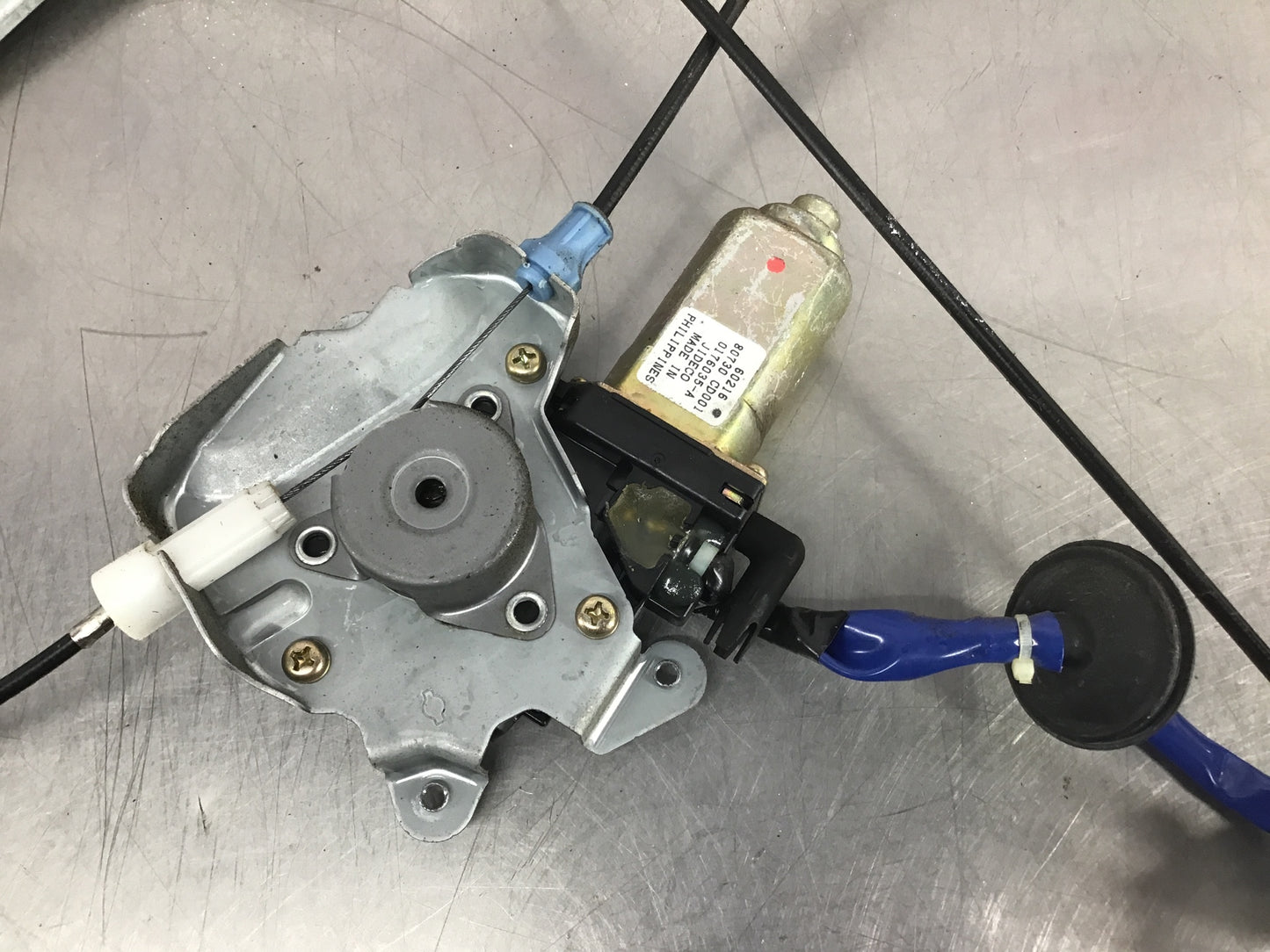 2006 Nissan 350Z Passenger Right Window Motor Regulator OEM 12BEKCE - On Point Parts Inc