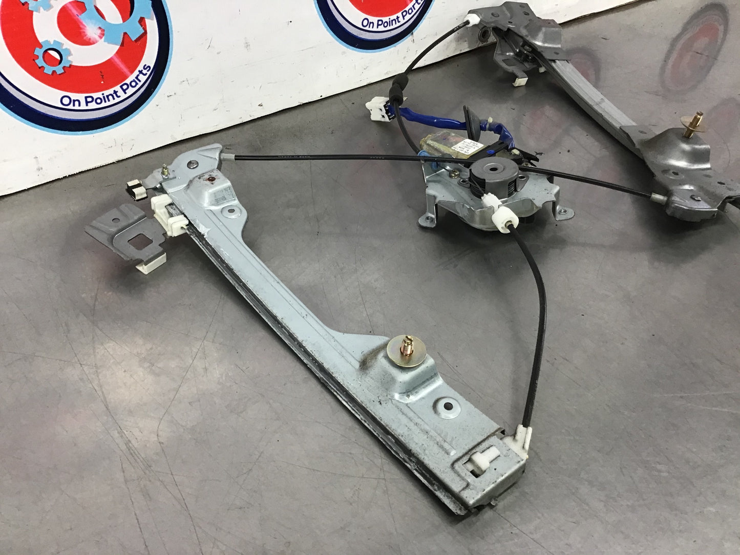 2005 Nissan 350Z Passenger Right Window Motor Regulator OEM 14BCBCE - On Point Parts Inc