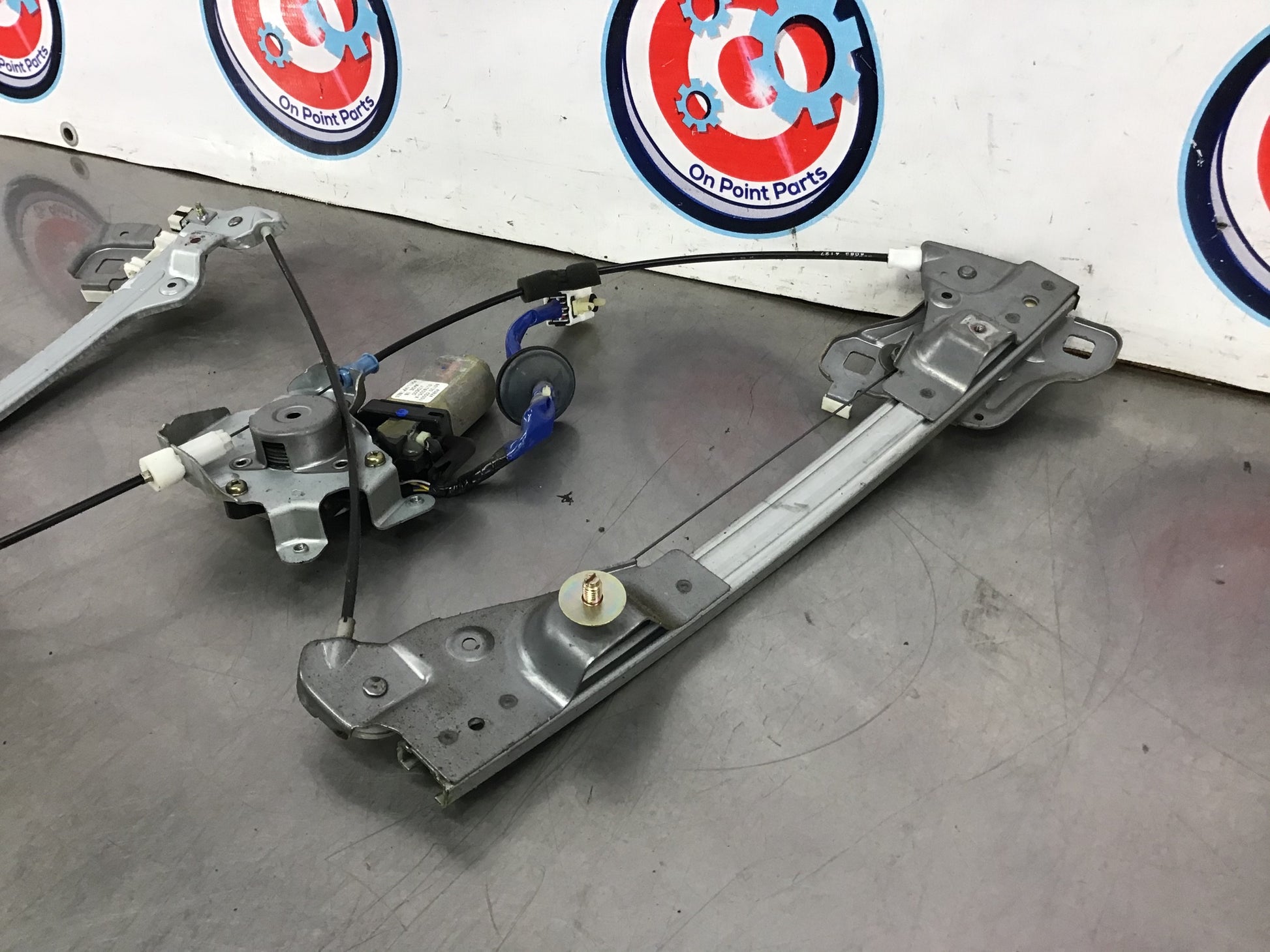 2005 Nissan 350Z Passenger Right Window Motor Regulator OEM 14BCBCE - On Point Parts Inc