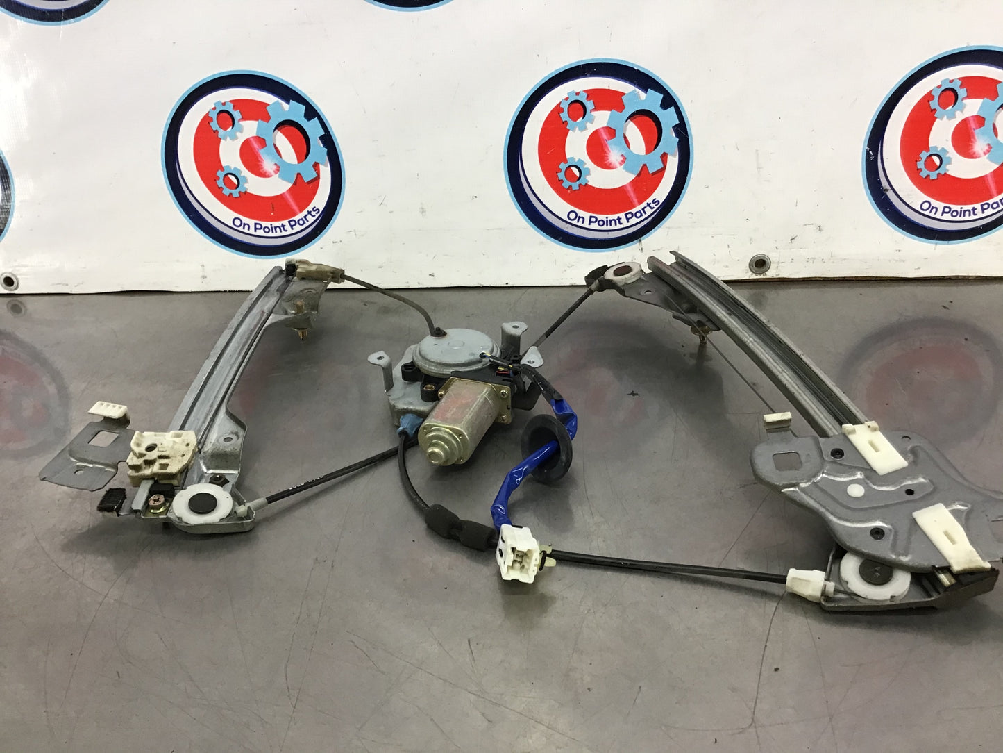 2005 Nissan 350Z Passenger Right Window Motor Regulator OEM 14BCBCE - On Point Parts Inc