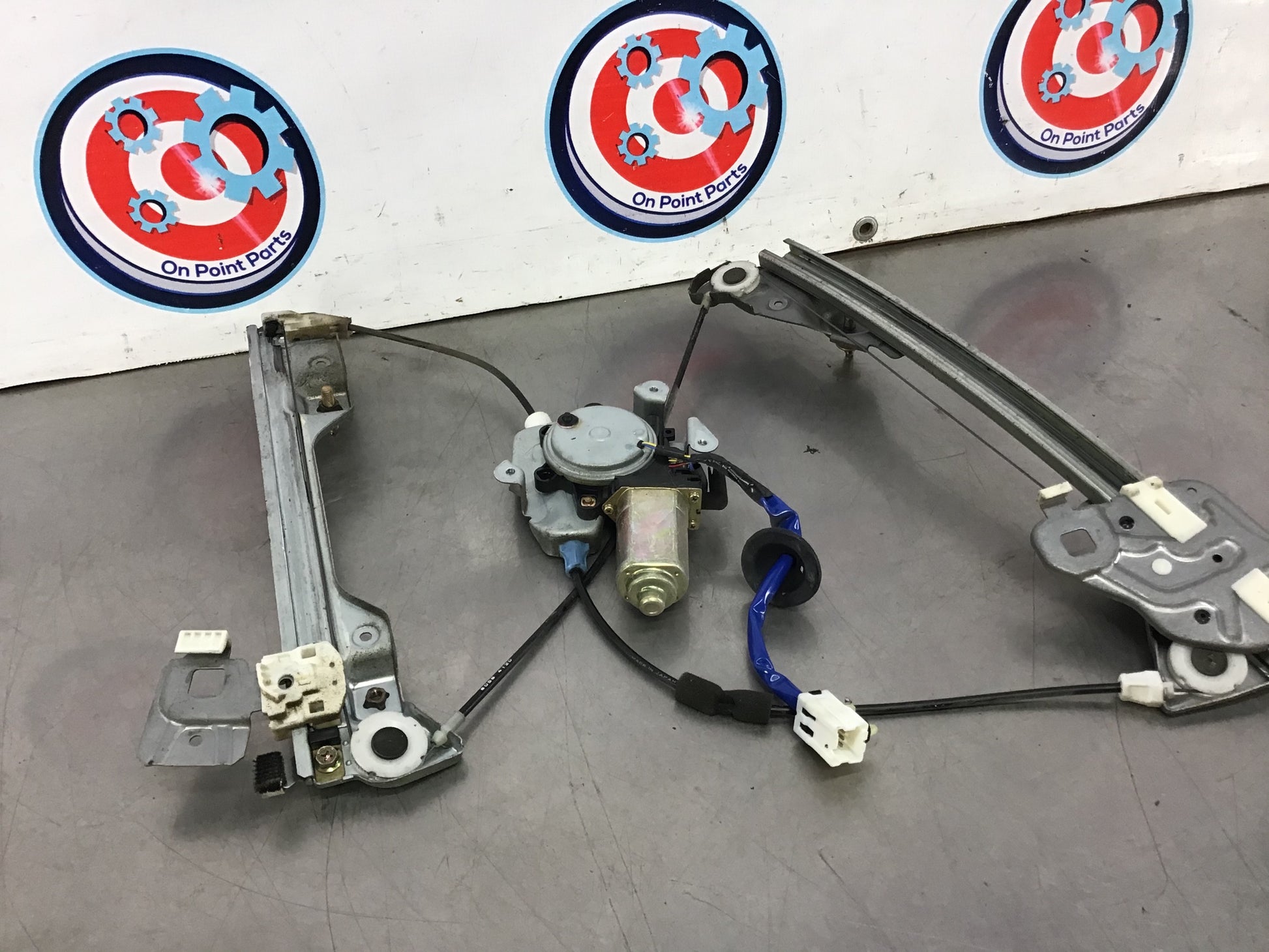 2005 Nissan 350Z Passenger Right Window Motor Regulator OEM 14BCBCE - On Point Parts Inc
