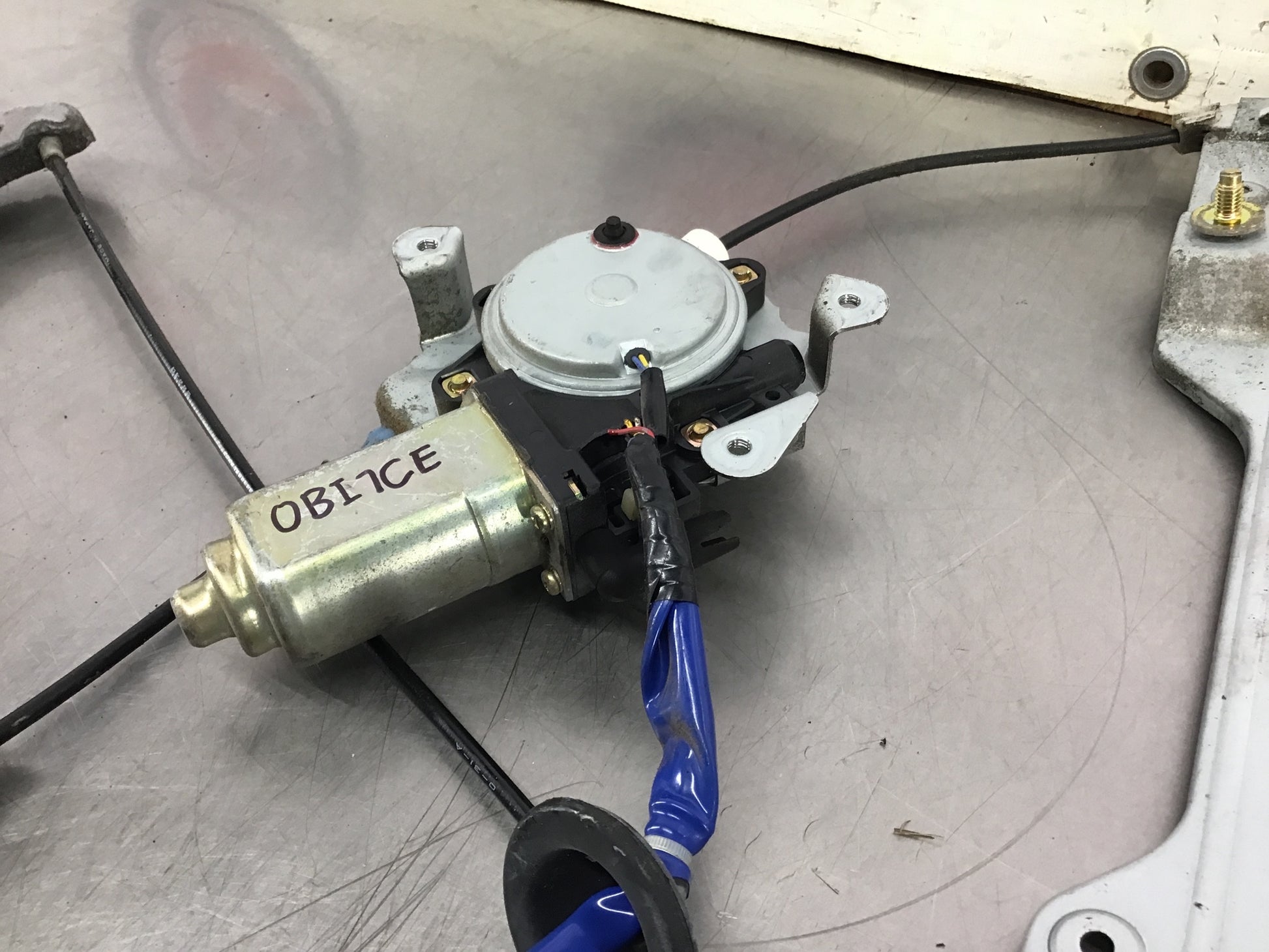 2005 Nissan 350Z Passenger Right Window Regulator Motor OEM 12BI7CE - On Point Parts Inc