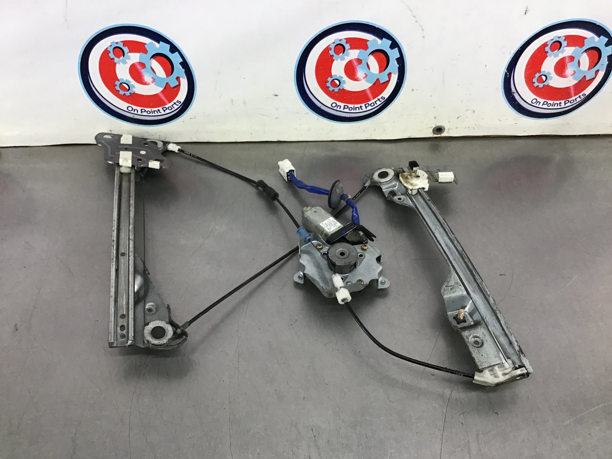 2005 Nissan 350Z Passenger Right Window Regulator Motor OEM 12BI7CE - On Point Parts Inc