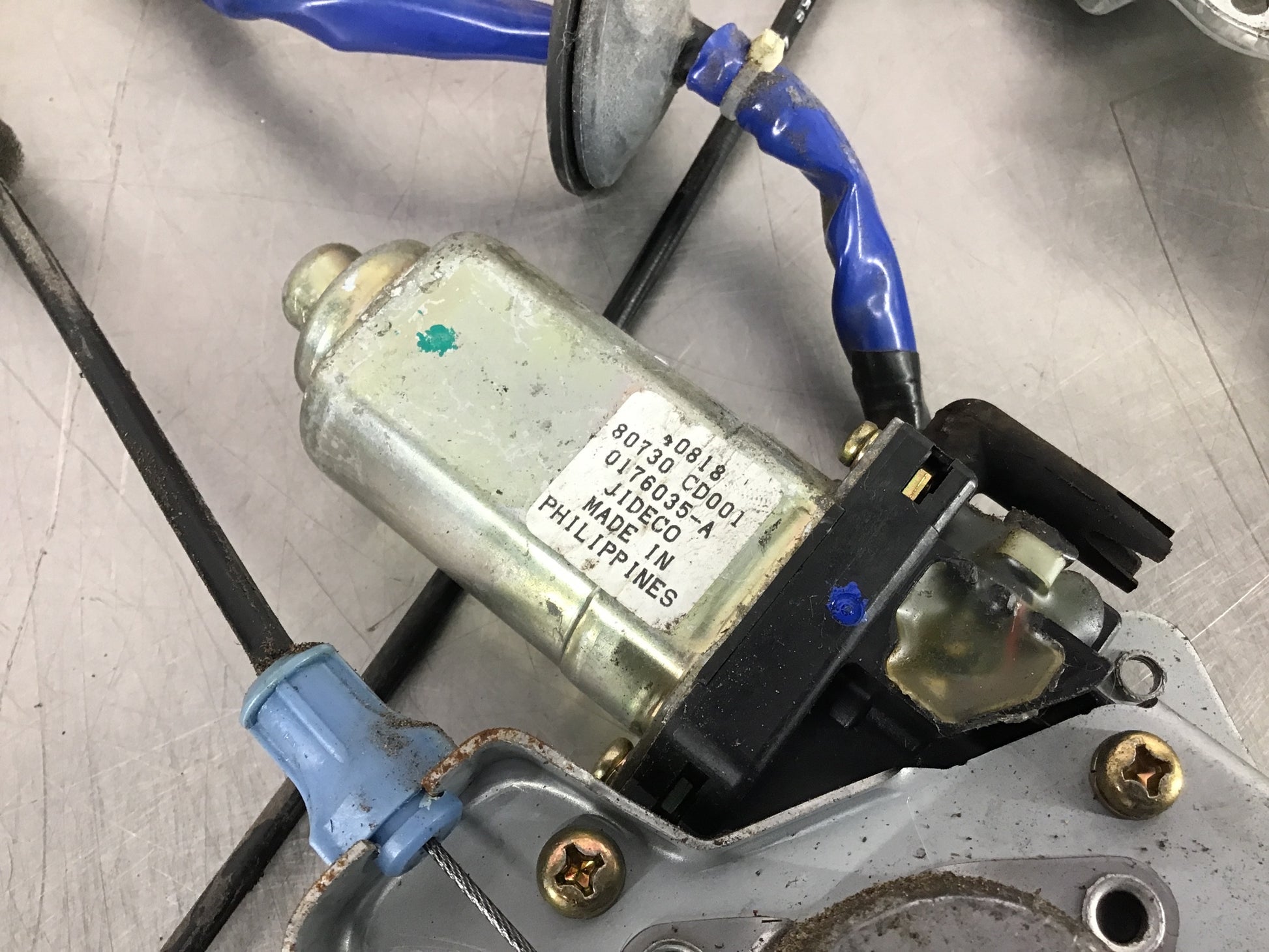 2005 Nissan 350Z Passenger Right Window Regulator Motor OEM 12BI7CE - On Point Parts Inc