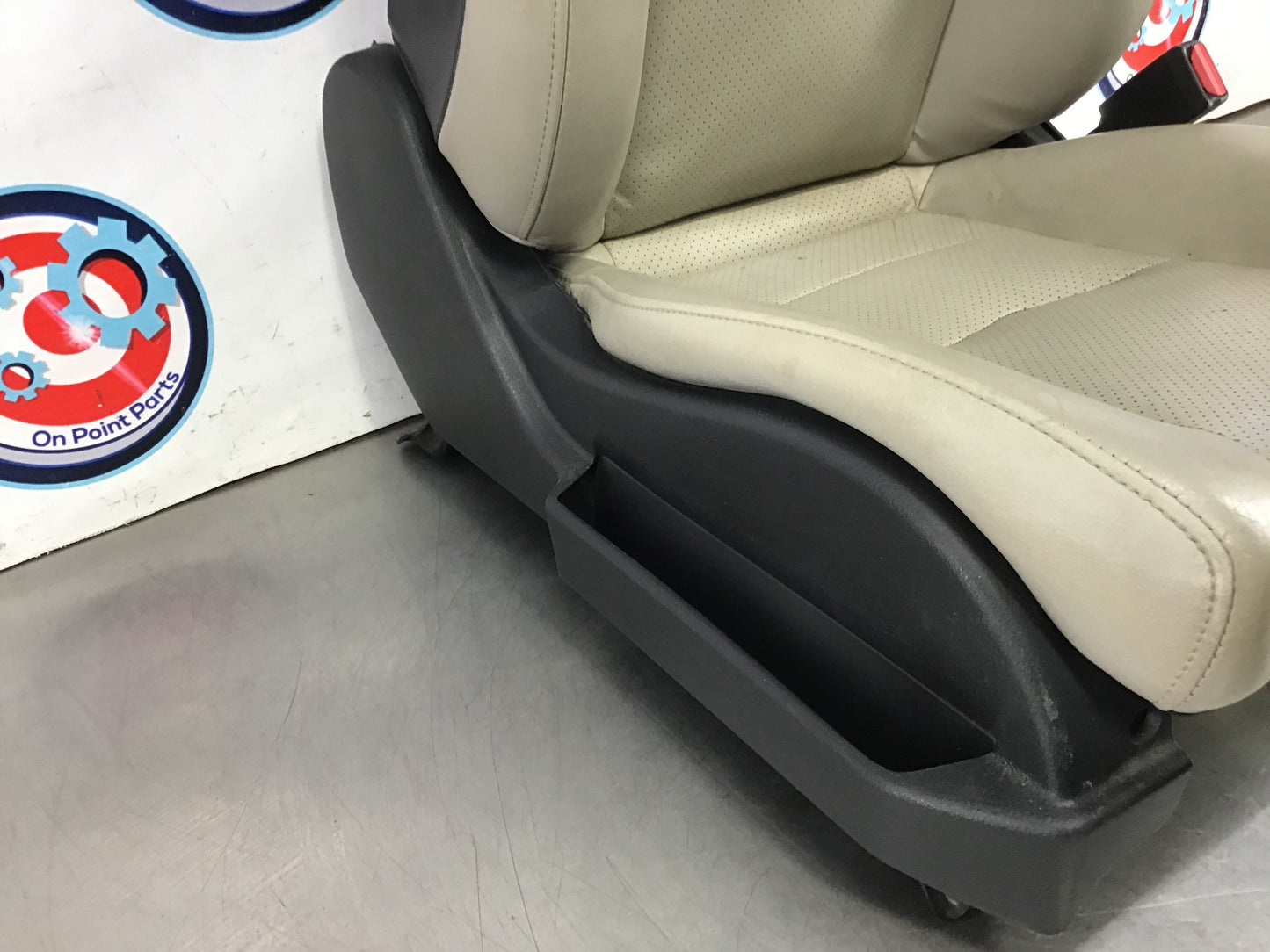2005 Nissan 350Z Passenger Right Front Convertible Powered Seat OEM 14BCBC9 - On Point Parts Inc