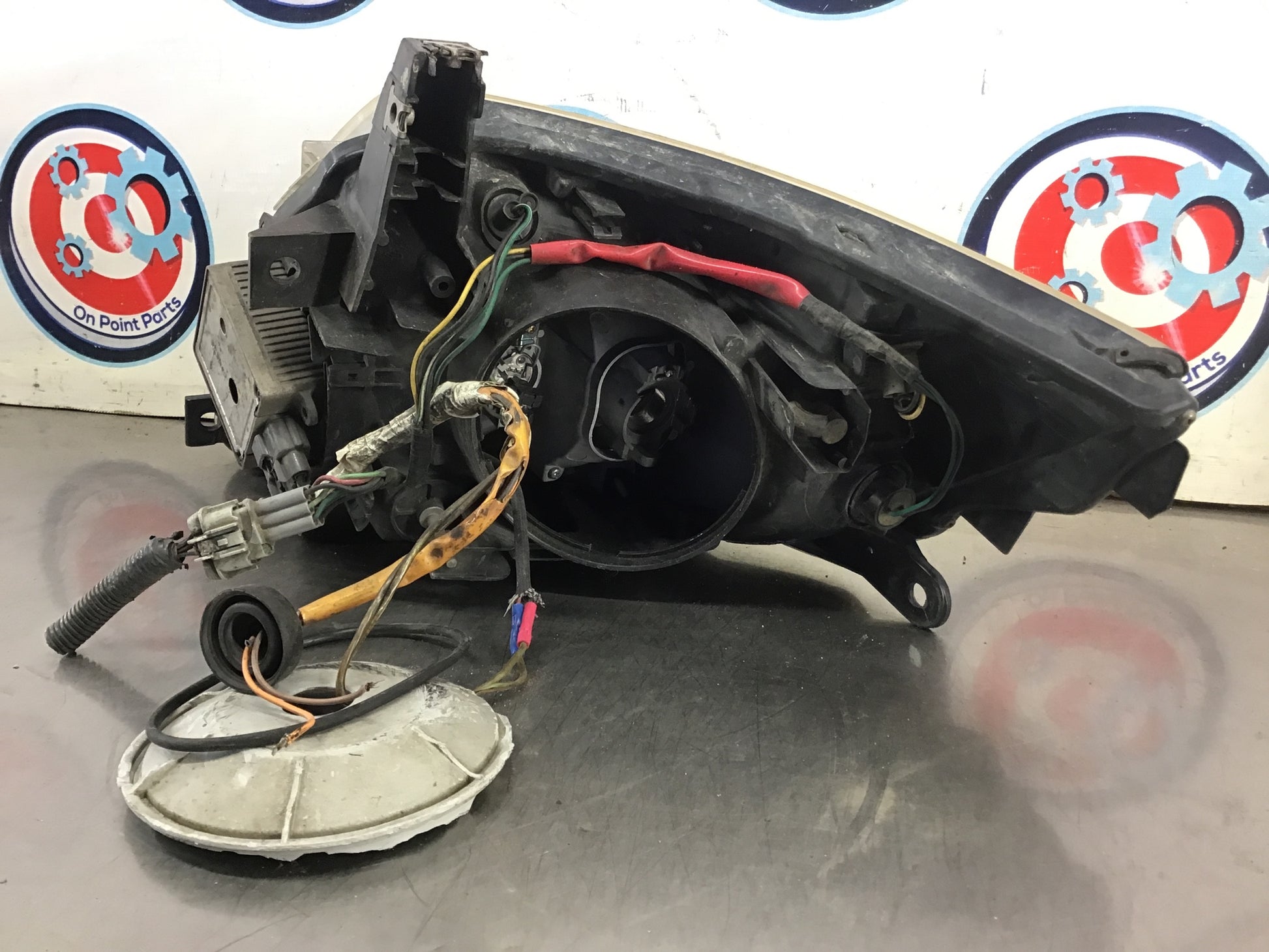 2004 Nissan 350Z Driver Left Xenon HID Headlight Assembly OEM 15BBBD2 - On Point Parts Inc