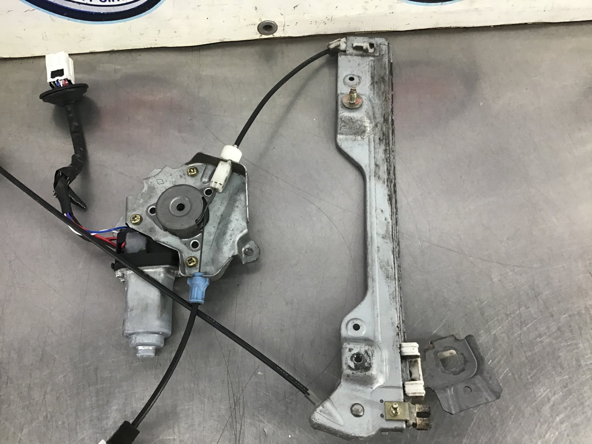 2004 Nissan 350Z Passenger Front Interior Window Regulator Motor OEM 14BINCE - On Point Parts Inc