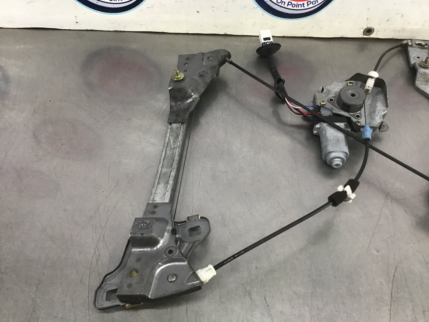 2004 Nissan 350Z Passenger Front Interior Window Regulator Motor OEM 14BINCE - On Point Parts Inc