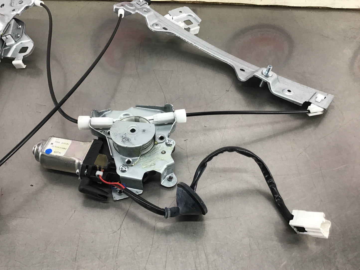 2003 Nissan 350Z Driver Left Window Regulator Motor OEM 15BB7DA - On Point Parts Inc