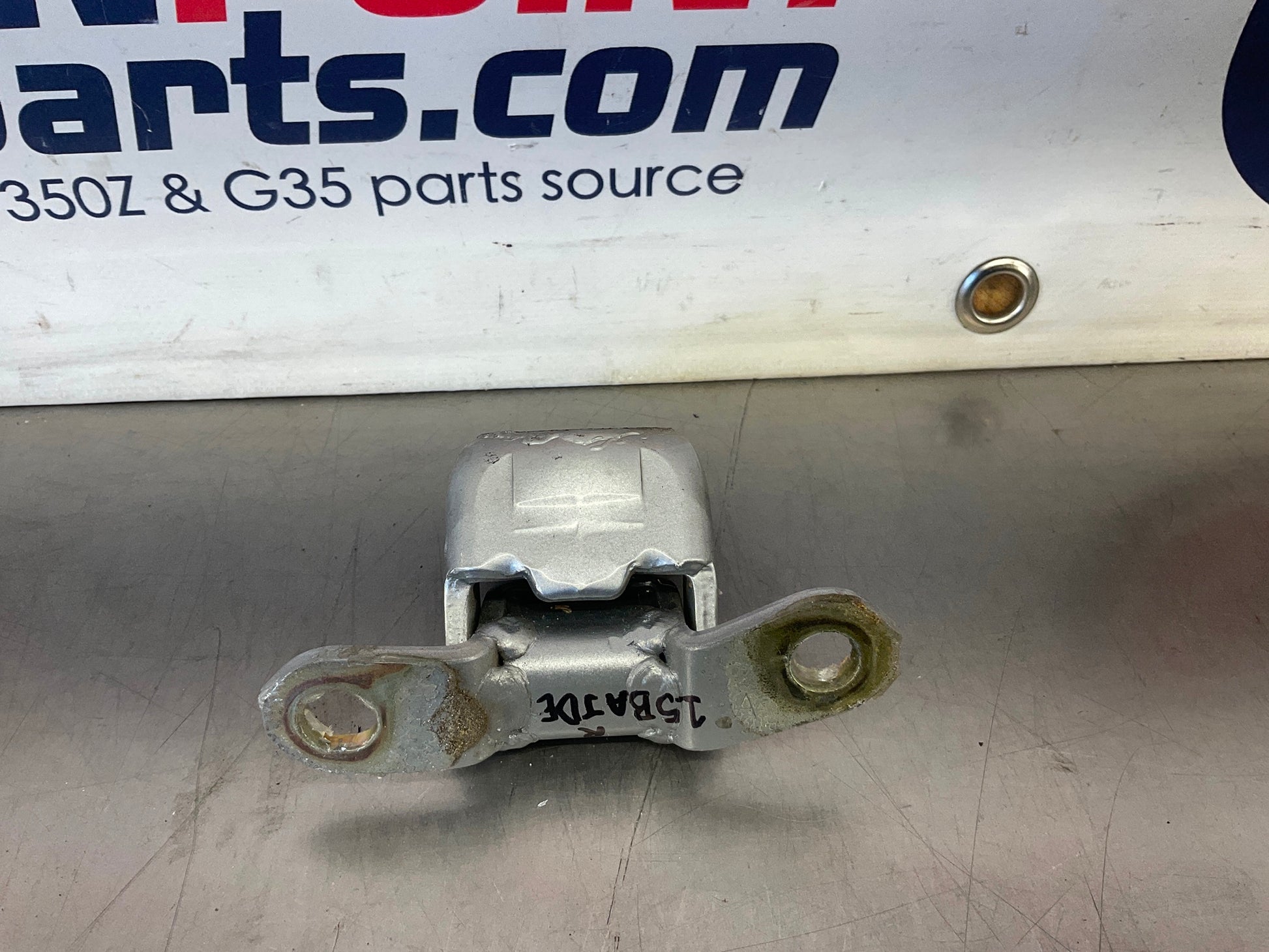 2006 Nissan 350Z Passenger Right Door Hinges 80400 80401 OEM 15BAJDE - On Point Parts Inc